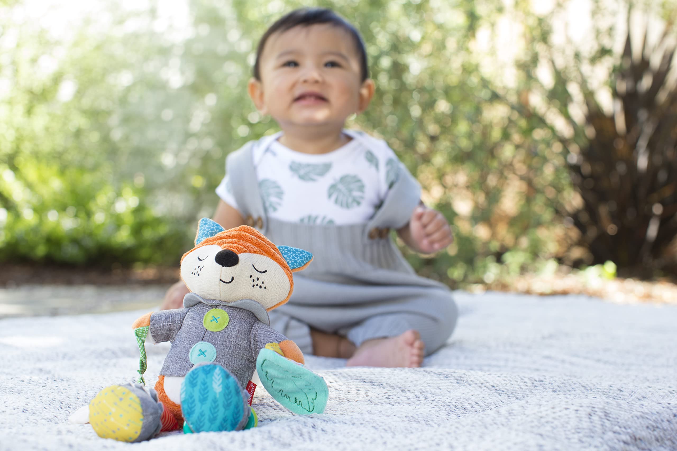 INFANTINO - Peluche renard - Jouet sensoriel bébé - Matières variées - Hochet et anneau de dentition intégré - Sans BPA - Dès 0 mois - Image 3