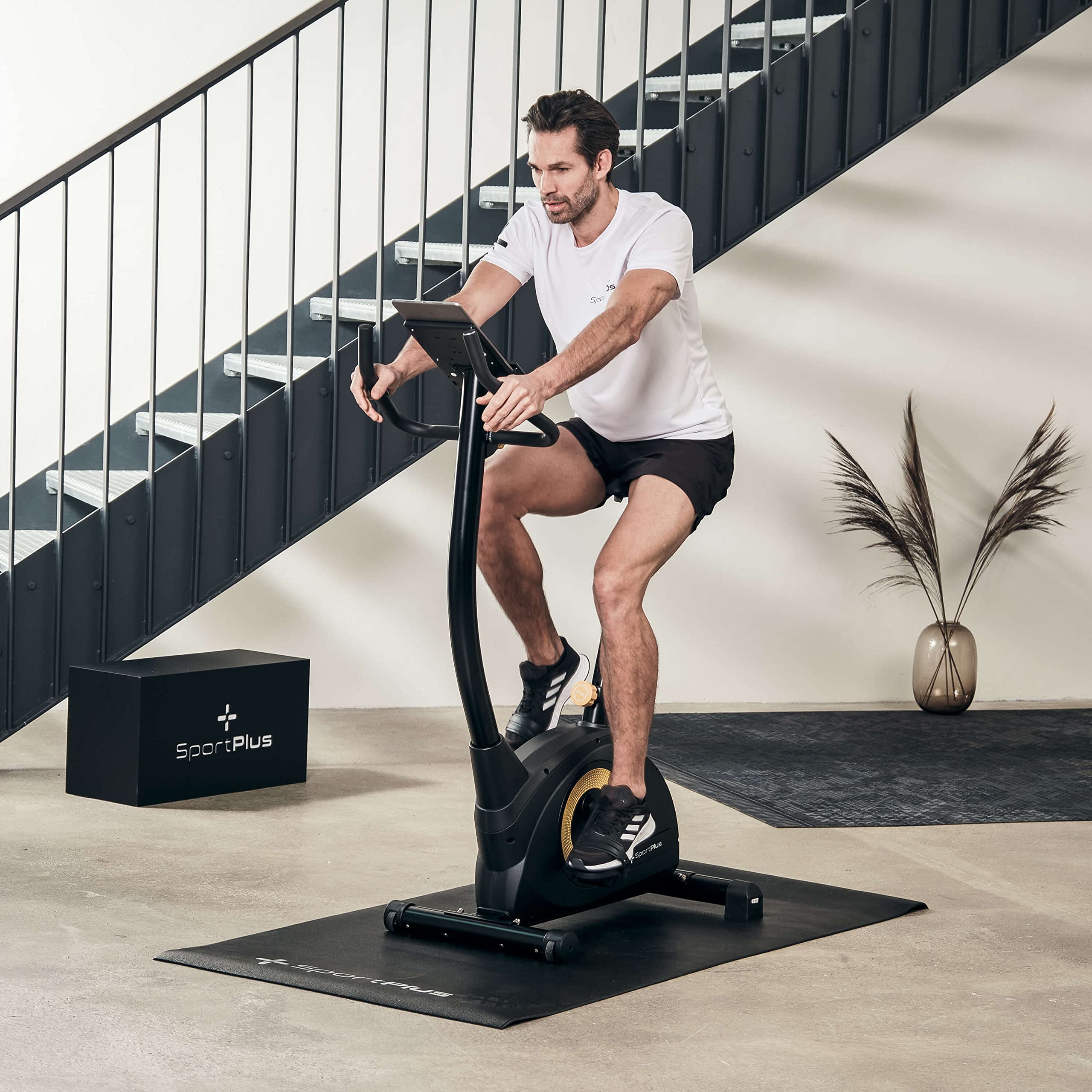SportPlus Cyclette COMPATTA, 24 livelli di resistenza, cardiofrequenzimetro integrato e compatibilità con le app, Home Fitness
