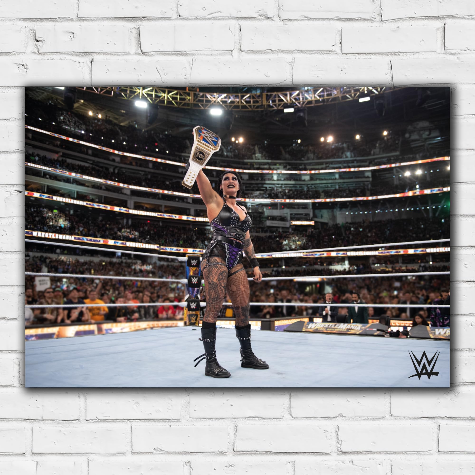 Offizieller WWE Poster-Druck – Rhea Ripley WrestleMania Sieg, A3 (29,7x42 Cm), Perfekt Fürs Zimmer Oder Büro