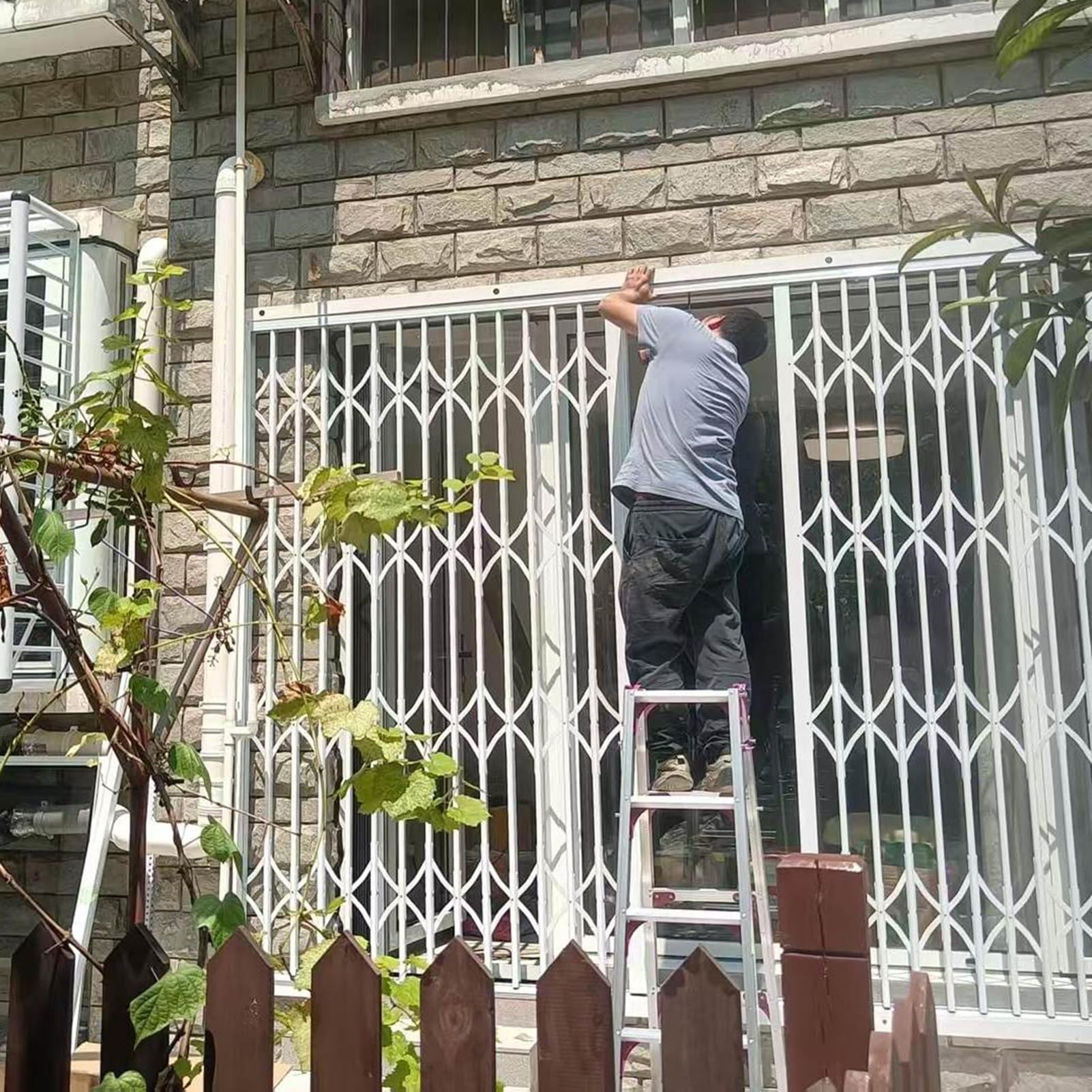 Grille de sécurité télescopique et facile à installer pour fenêtre