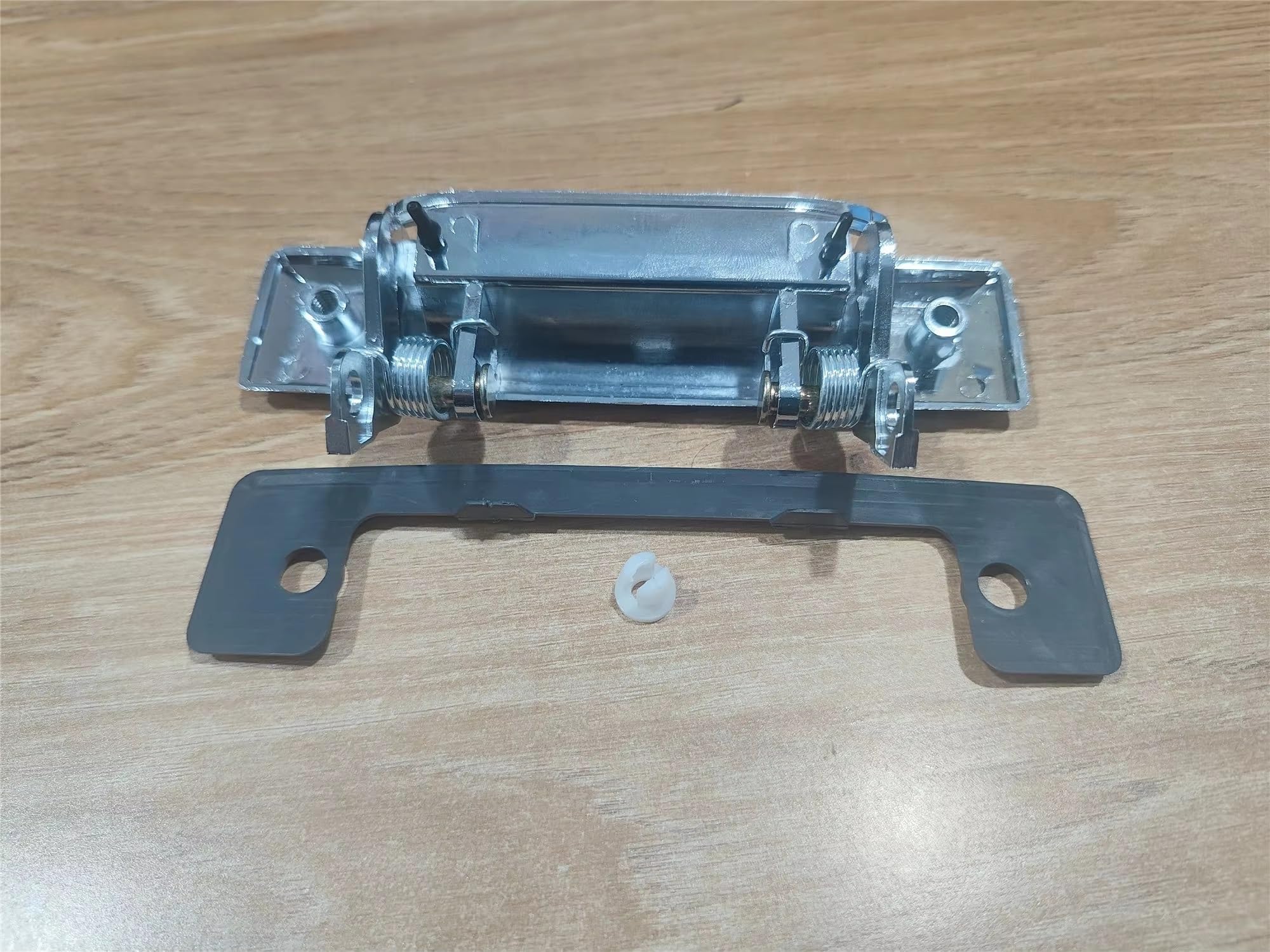 Amazon.co.jp: 車 アウタードアハンドル ランドクルーザー用 1985-1990