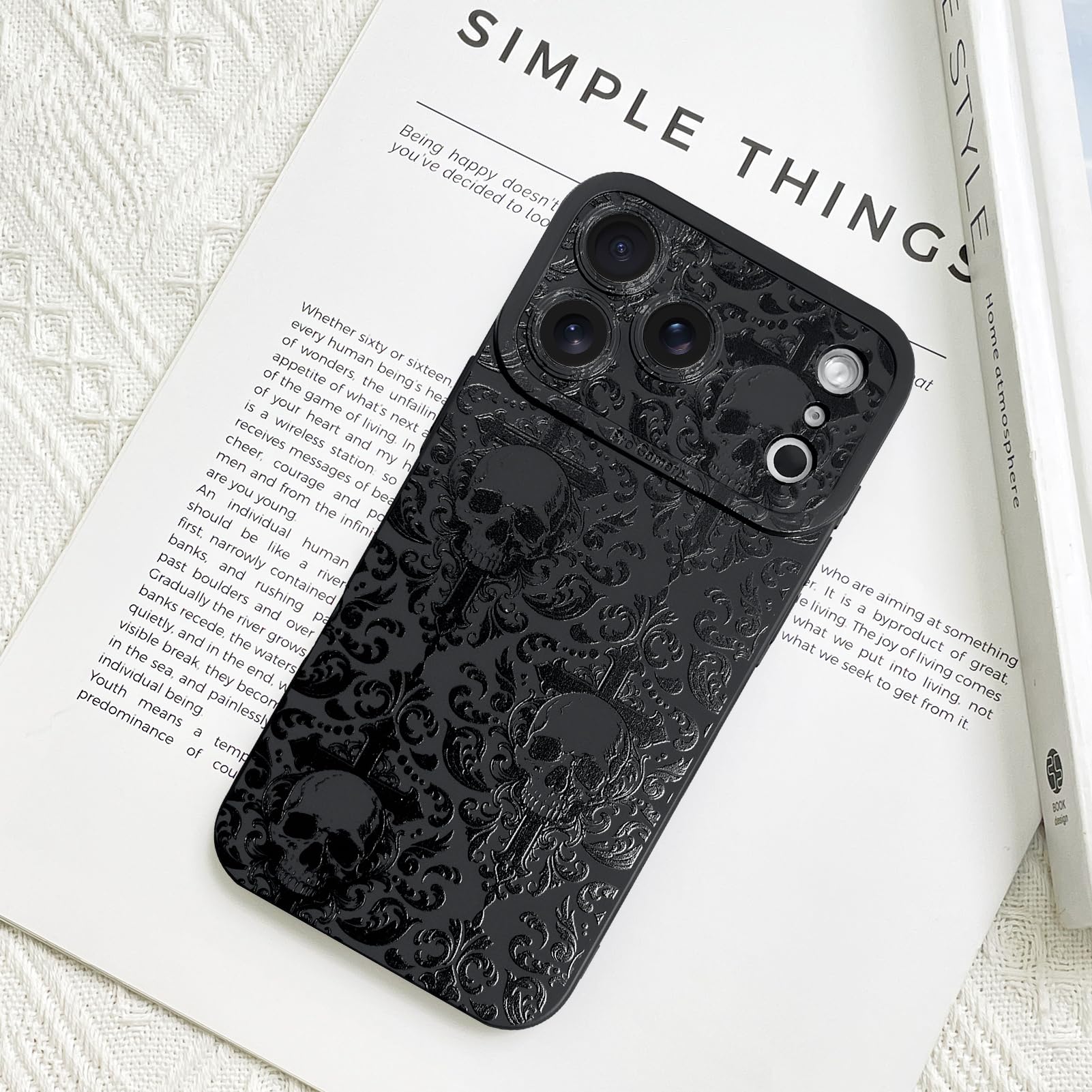 KANGHAR Progettata per iPhone 17 Pro, design estetico gotico con teschio e croce, per donne, ragazze e uomini, protezione completa della fotocamera, sottile, in morbido TPU, antiurto, colore nero