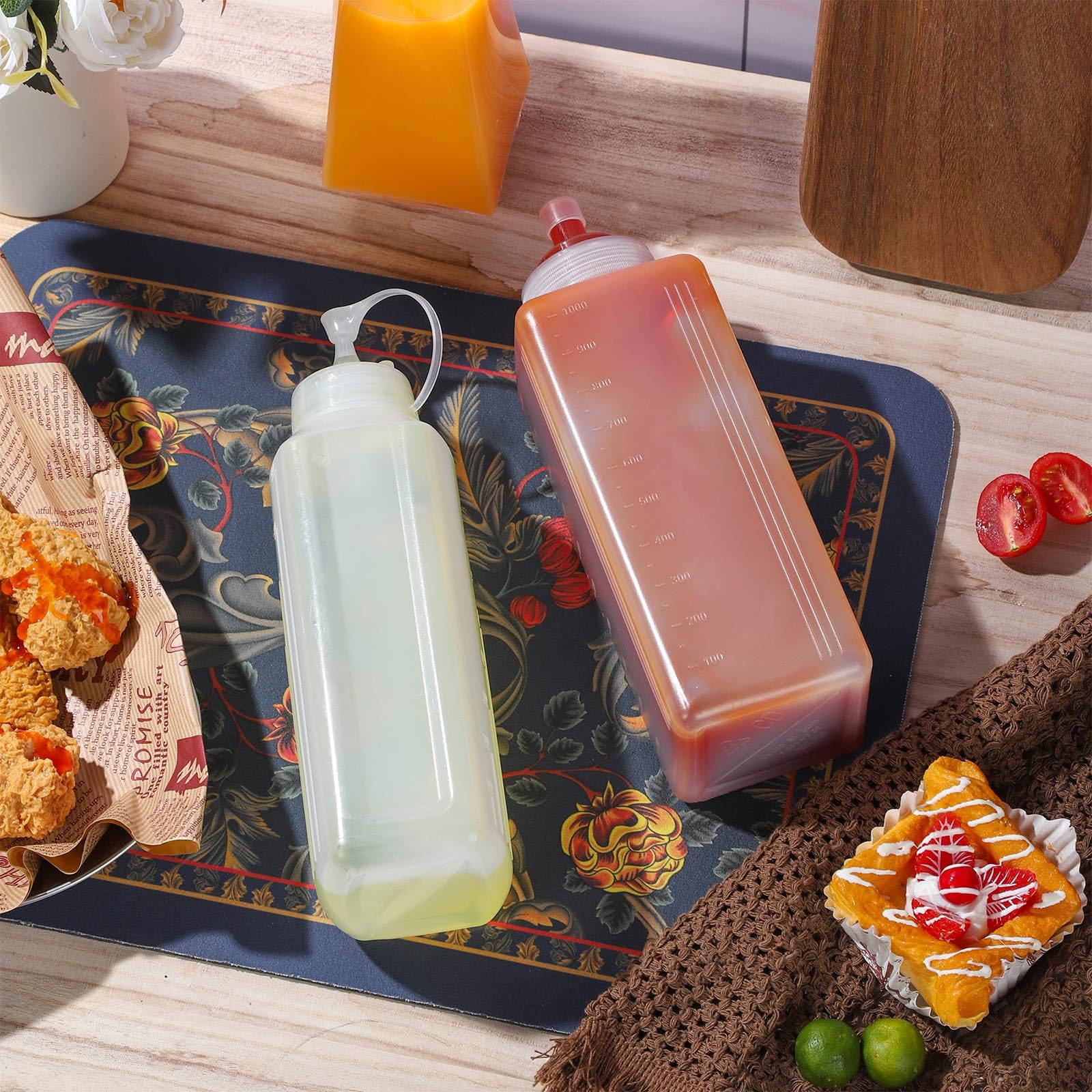 2 x große Gewürzspender mit Deckel, breite Öffnung, Quetschflaschen für Ketchup, Senf, Salat, Dressing, klare Spritzflaschen für Saucen, 740 ml