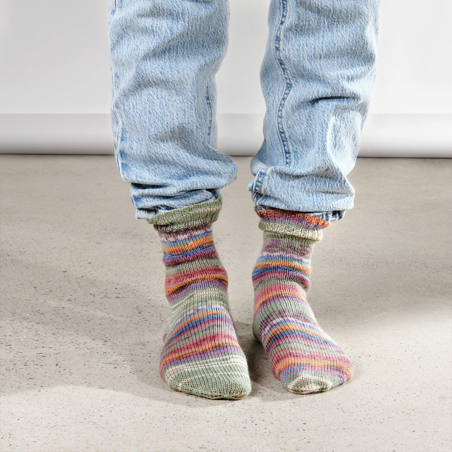 Rico Design Socks Bamboo Rainbow 4-fädig spring Premium Wolle 5 x 100g Bambus Sockengarn Farbverlauf für weiche Strickprojekte Atmungsaktiver Komfort Alltag Freizeit Geschenkidee mit mySearose Label