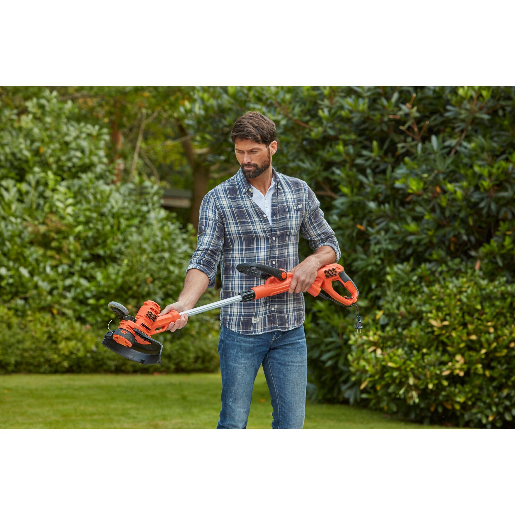 Black+Decker BESTA530C10-QS Coupe-bordure à fil 550 W, 30 cm + rallonge de 10 m, 550 W-30 cm avec câble de 10 m
