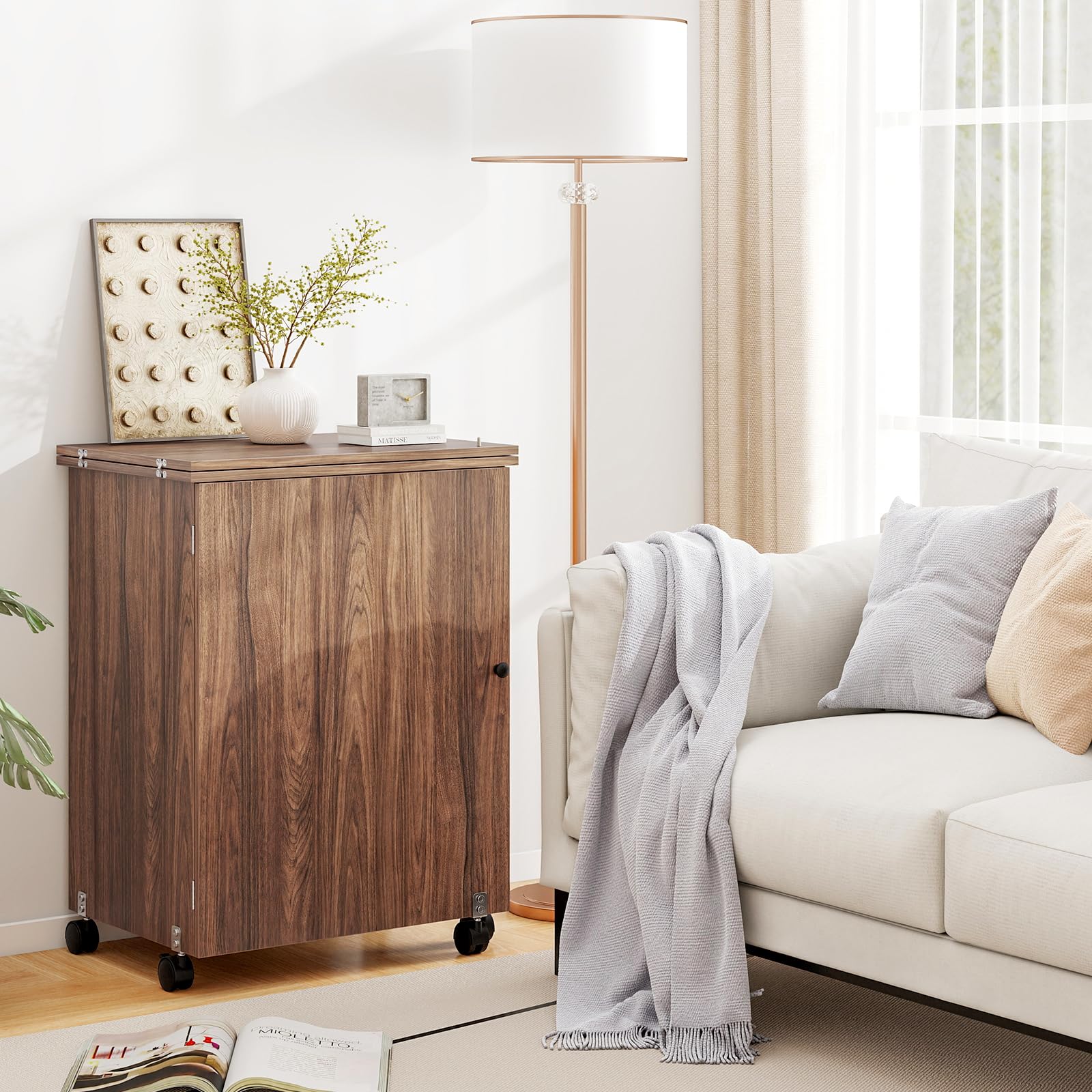 GIANTEX Table Couture Pliante, Meuble Machine à Coudre avec 4 Étagères pour Travaux Manuels, 5 roulettes, Armoire Couture avec Rangement pour Petits Espaces (118,5 x 40 x 79,5 cm, Marron)