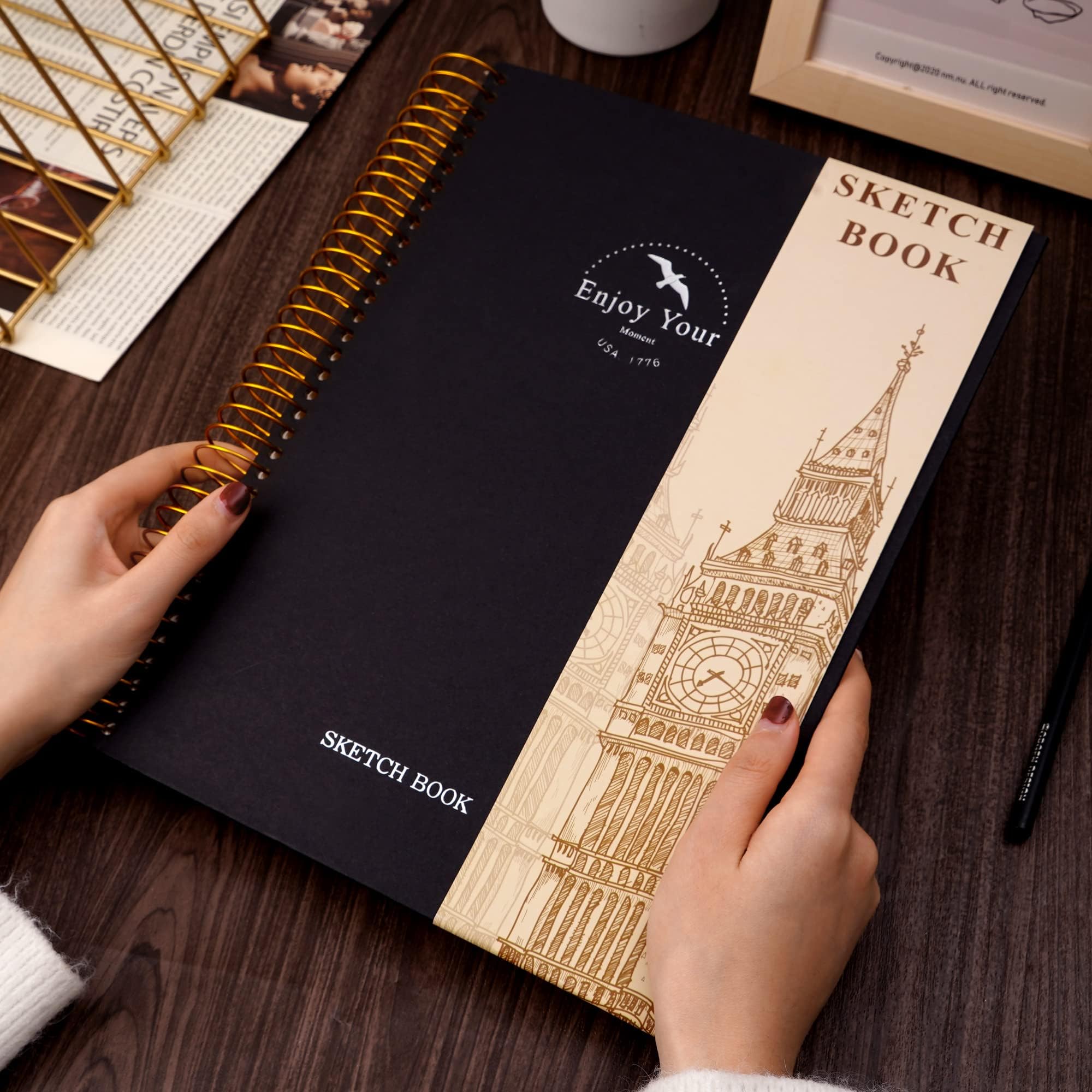 Hardcover-Skizzenbuch zum Zeichnen, 21.6x27.9 cm, spiralförmiges Skizzenbuch für Erwachsene, Frauen, Kinder, mit 100 g/m², 30.8 kg, 120 Blatt, Premium-Papier, Notizbuch, Schwarz