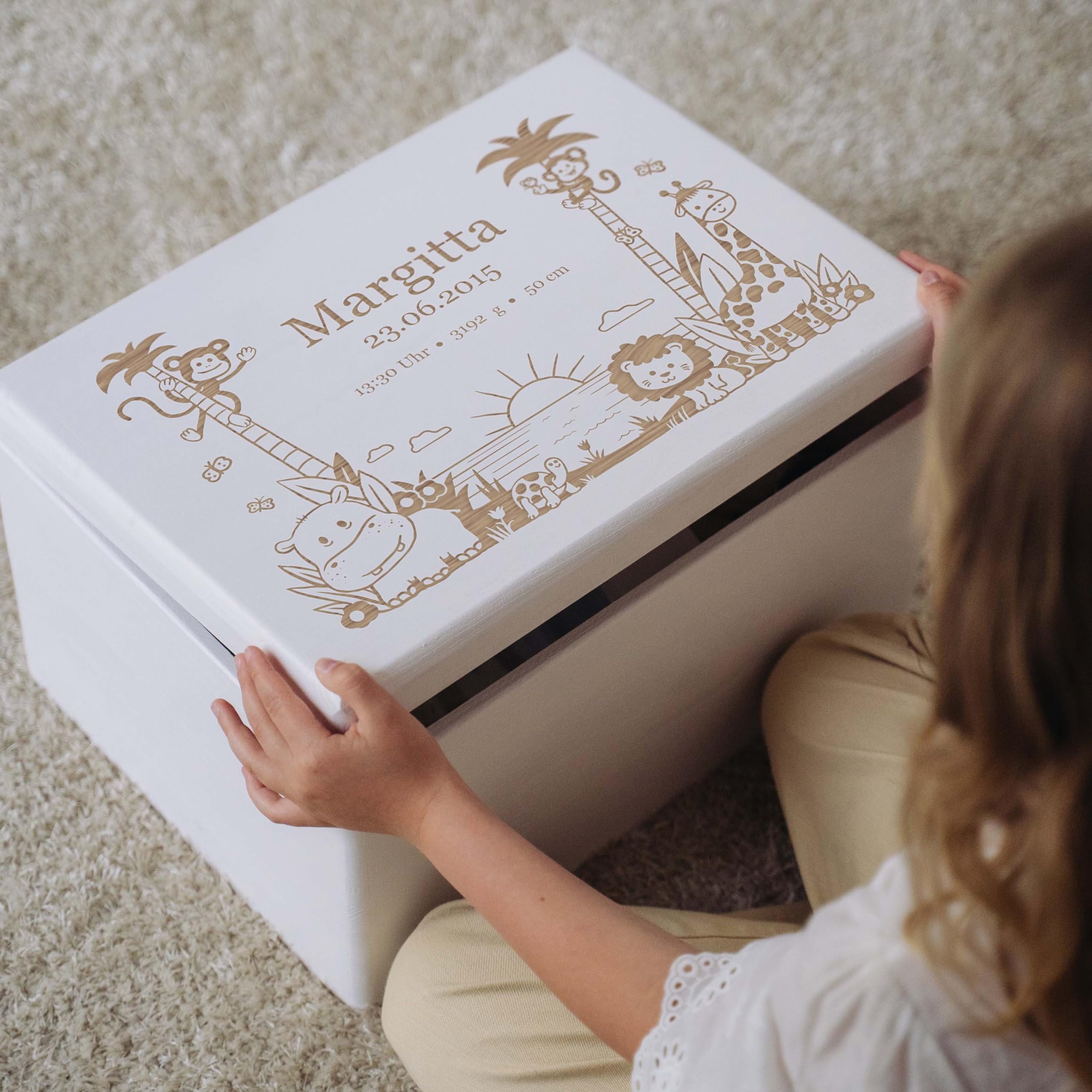 LAUBLUST Erinnerungsbox Baby Personalisiert - Dschungel - Geschenk zur Geburt | XL - ca. 40x30x24cm, Holzkiste Weiß FSC®