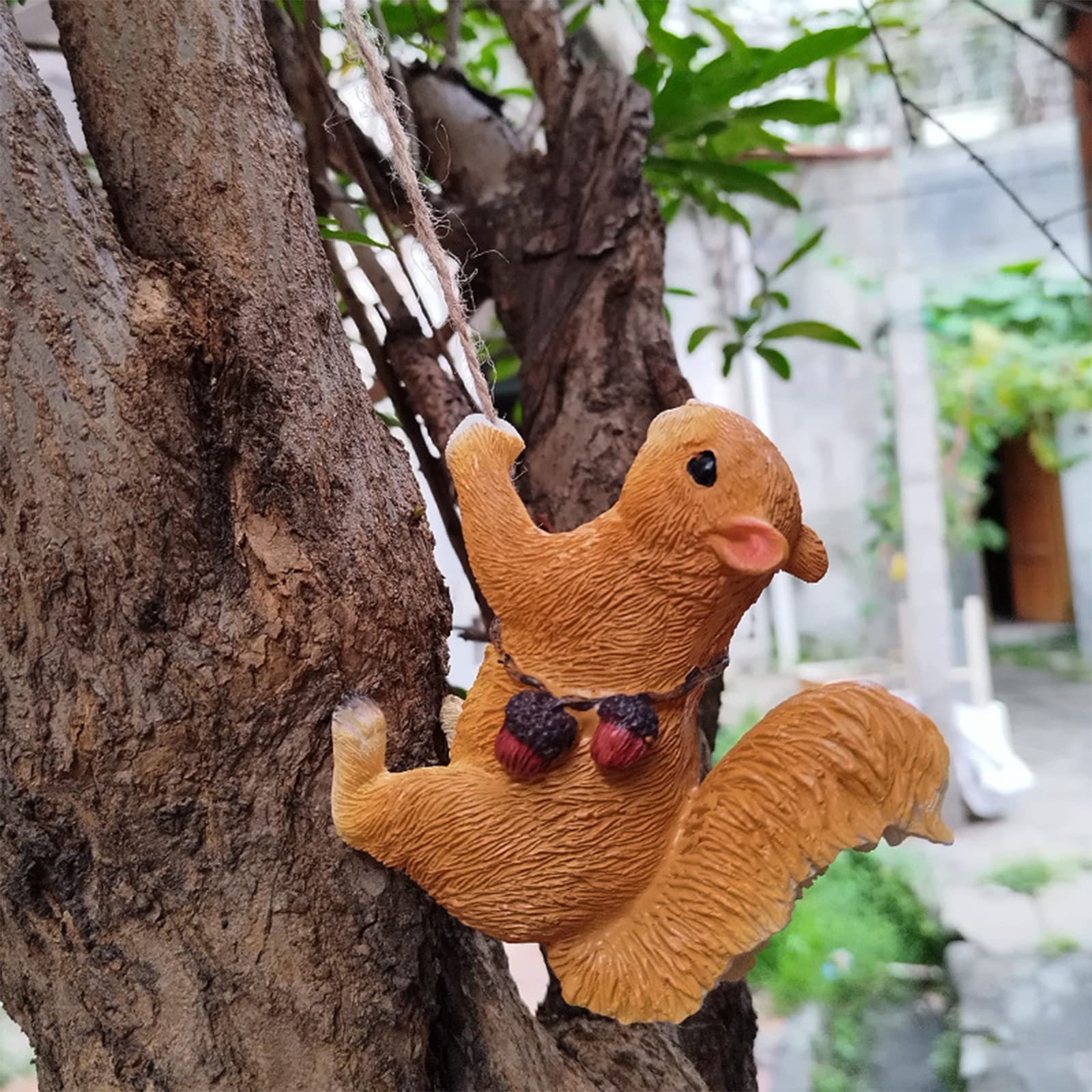 KEEMEN Climbing Squirrel Statue Outdoor Garden Decor Resin Hanging Figurine Sculpture Ornament for Home Garden Patio Yard Decorations(Brown) - Image 2