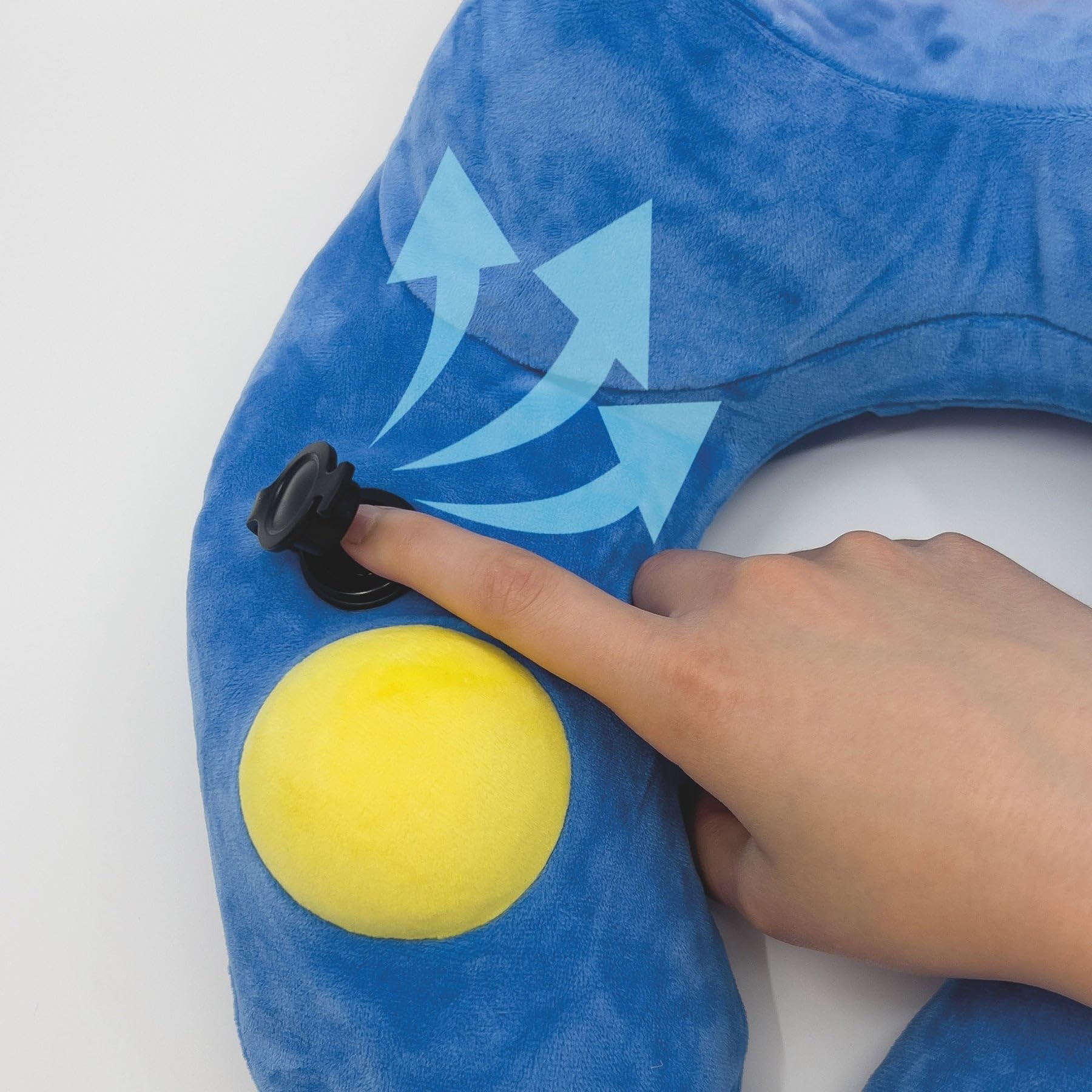 Pyramid International Super Mario (Luigi) Nackenkissen - aufgeblasenes Reisekissen mit Charakter-Design - Offizielles Merchandise Gaming Geschenk für Fans von Nintendo