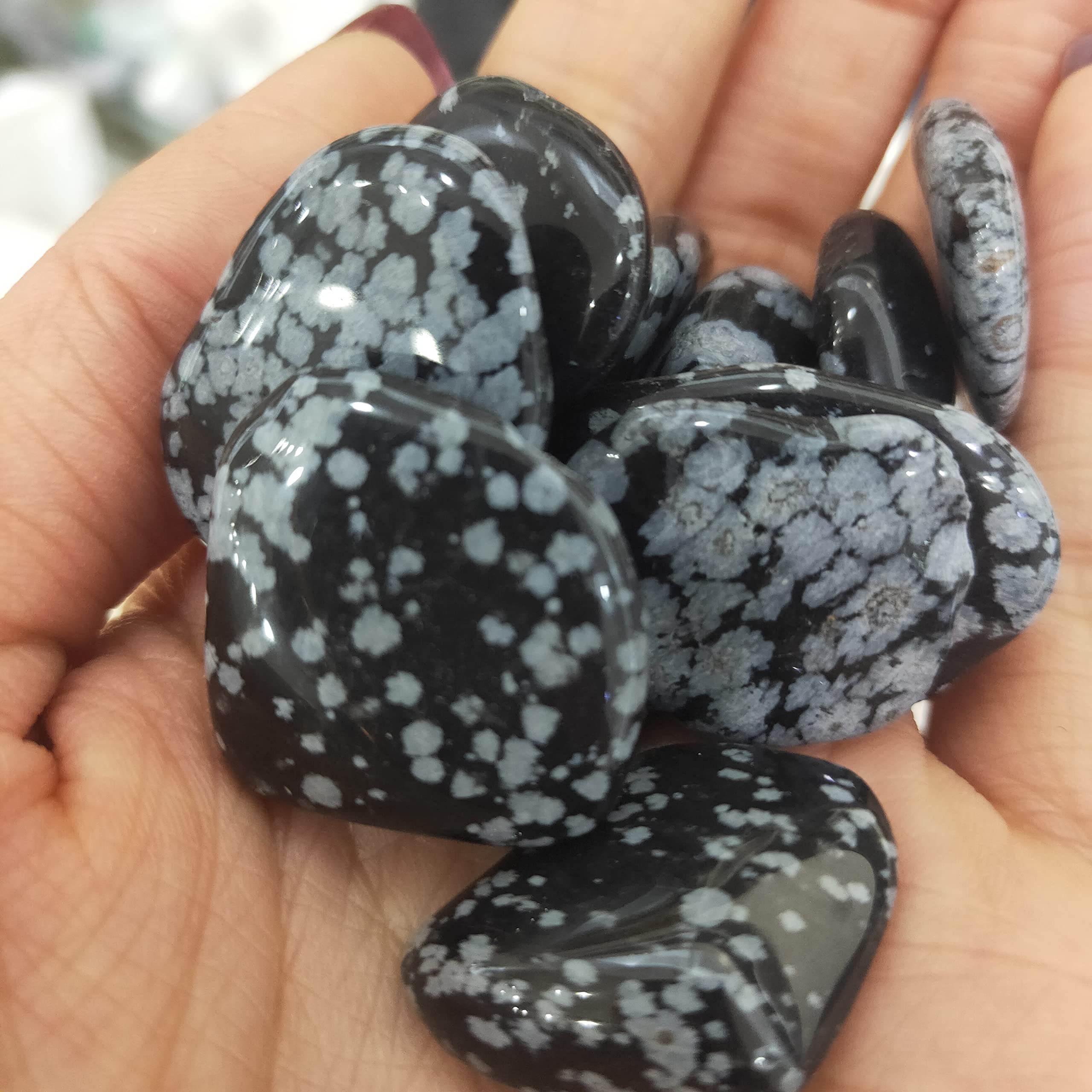 Cristal natural en bruto decoración del hogar 3.53 oz-2.2 lbs copo de nieve obsidiana grava piedras naturales y cristales brujería pecera jardín paisajismo decoración piedras PEIQIYIN decoración de la