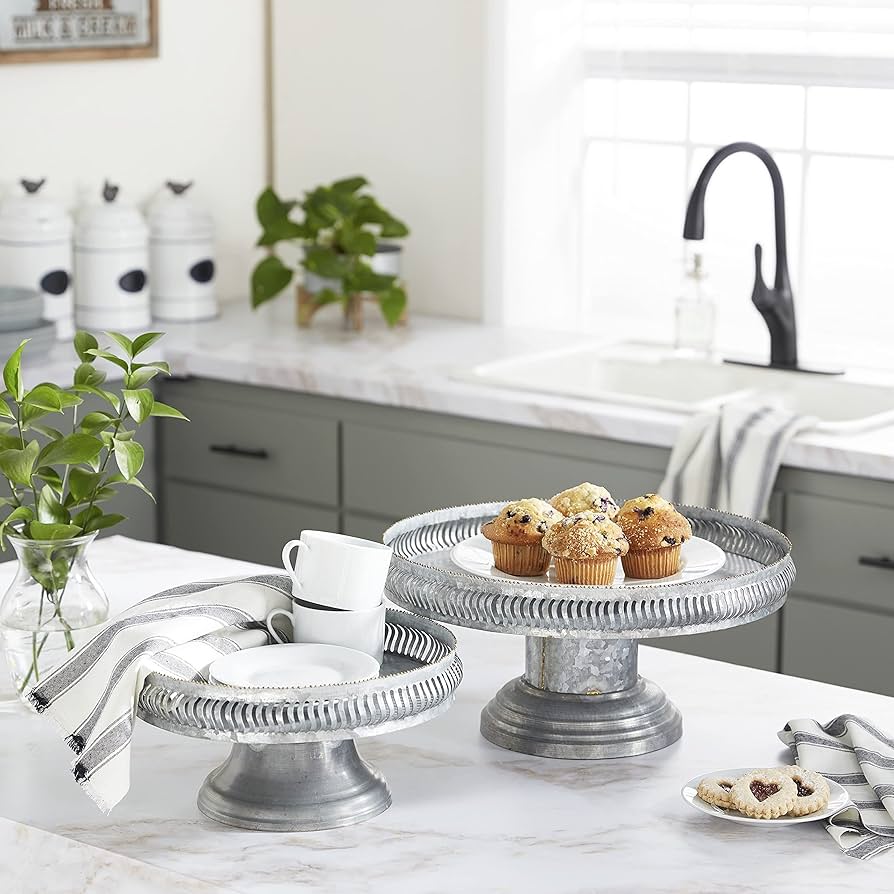 メタル製スイーツスタンド Amazon.com: Deco 79 Metal Galvanized Cake Stand, Set of 2 12