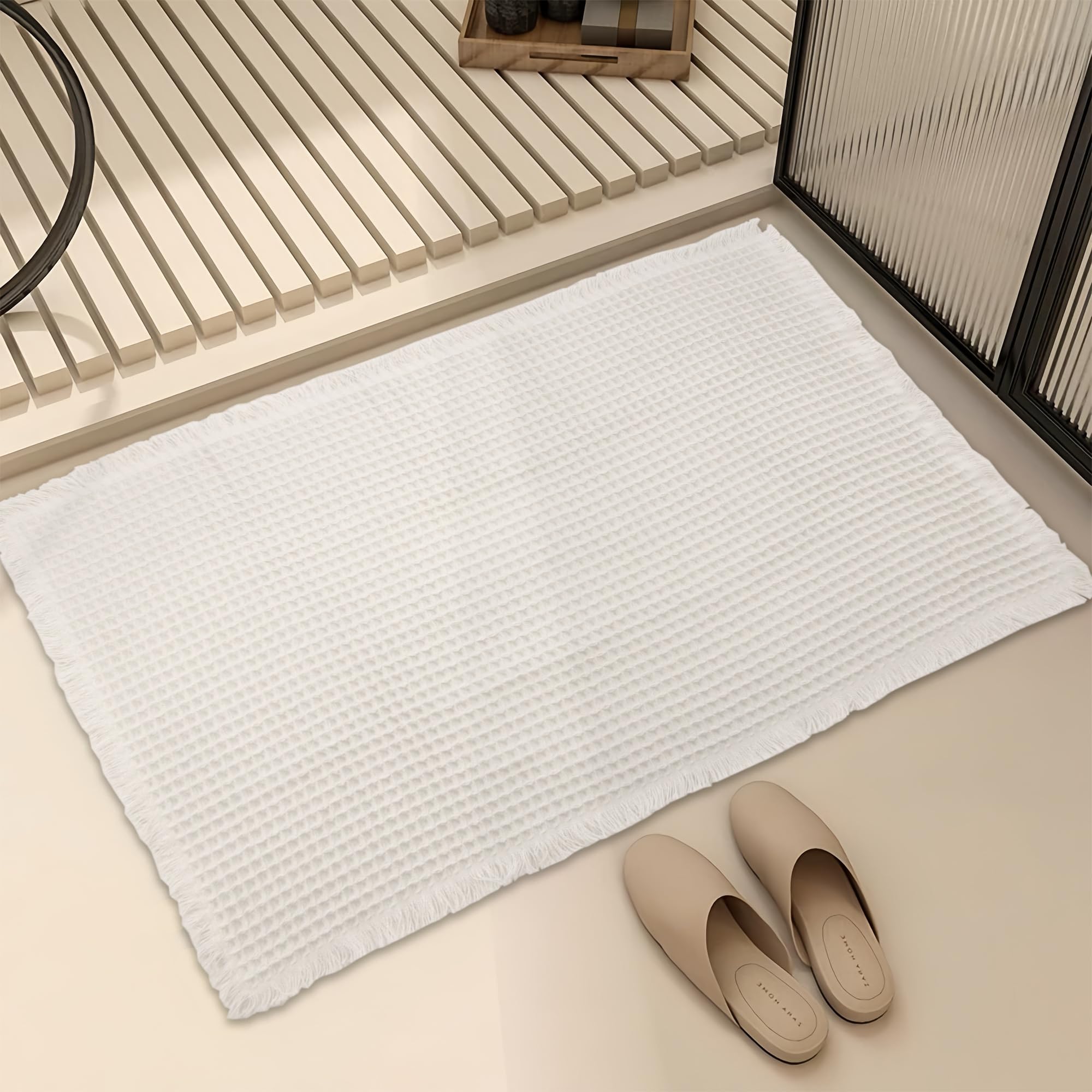 EP Jeans Waffle Bath Mat Rug, 20" x 32" Super Absorbent Non Slip Bath Mats for Bathroom Floor, Ultra Soft Bathmat Machine Washable Bathroom Rugs with Tassels, White