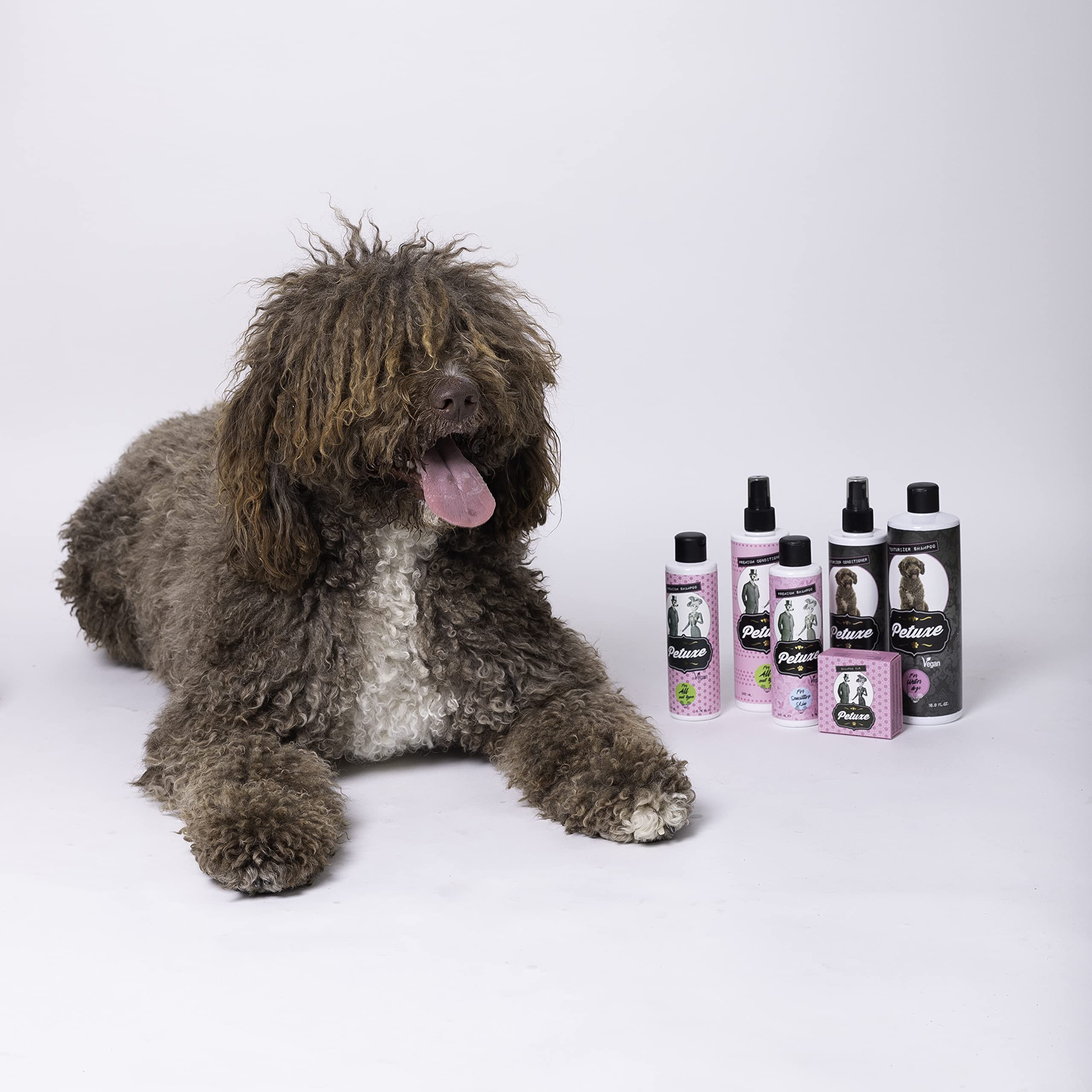 Petuxe Cosmetics Pack para Perros de Agua Champú 500 ml y Acondicionador 300 ml. Texturizador de Limpieza Profunda, Rizos Máxima Hidratación con Pepita de UVA, Vitamina E y B5. Vegano.