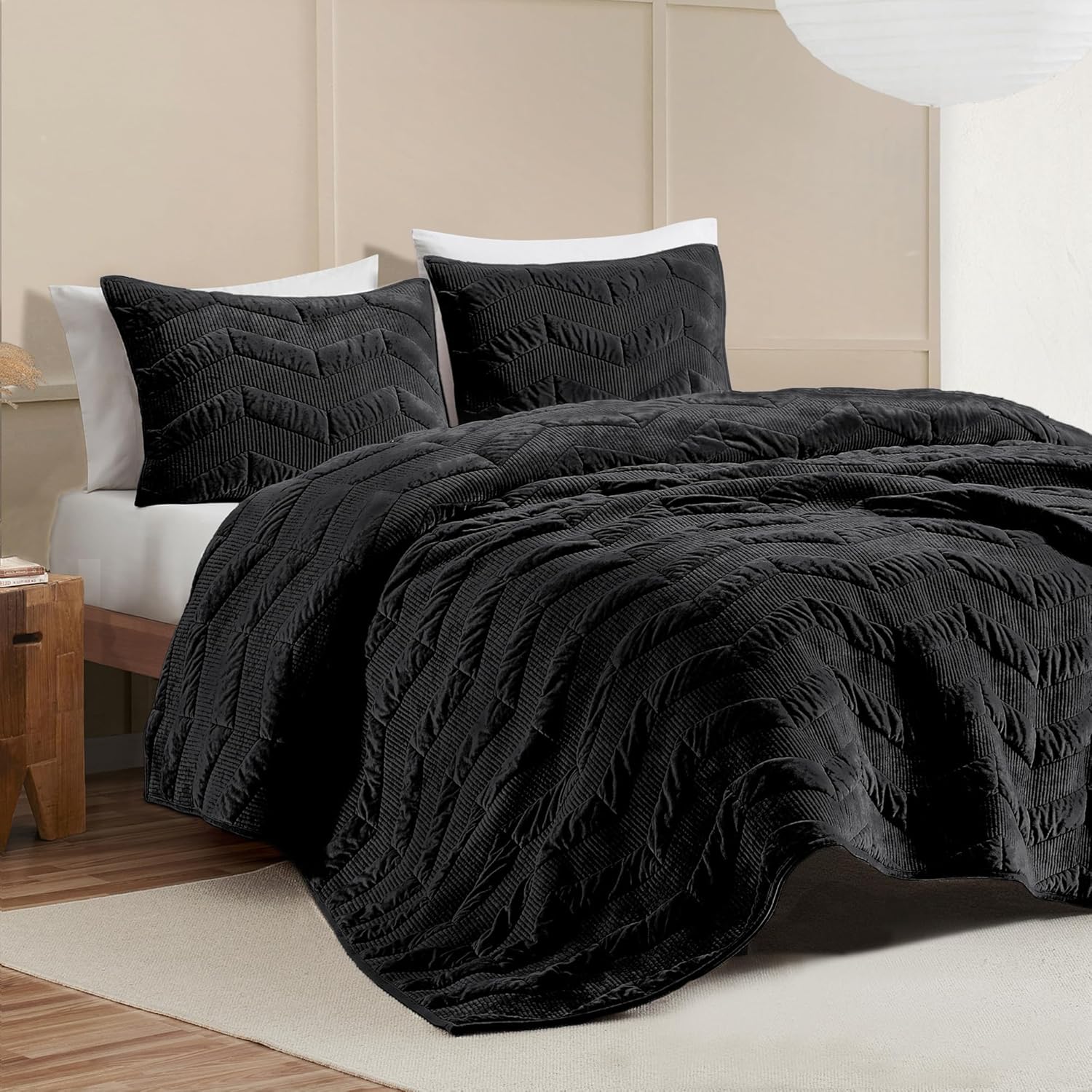 SHALALA Velvet Quilt Set King Size,Ultra Soft Luxury Lightweight Summer Velvet Comforter Set, Oversized Bedspread Coverlet with 2 Shams Geometries Pattern,for All Season(Black,King)