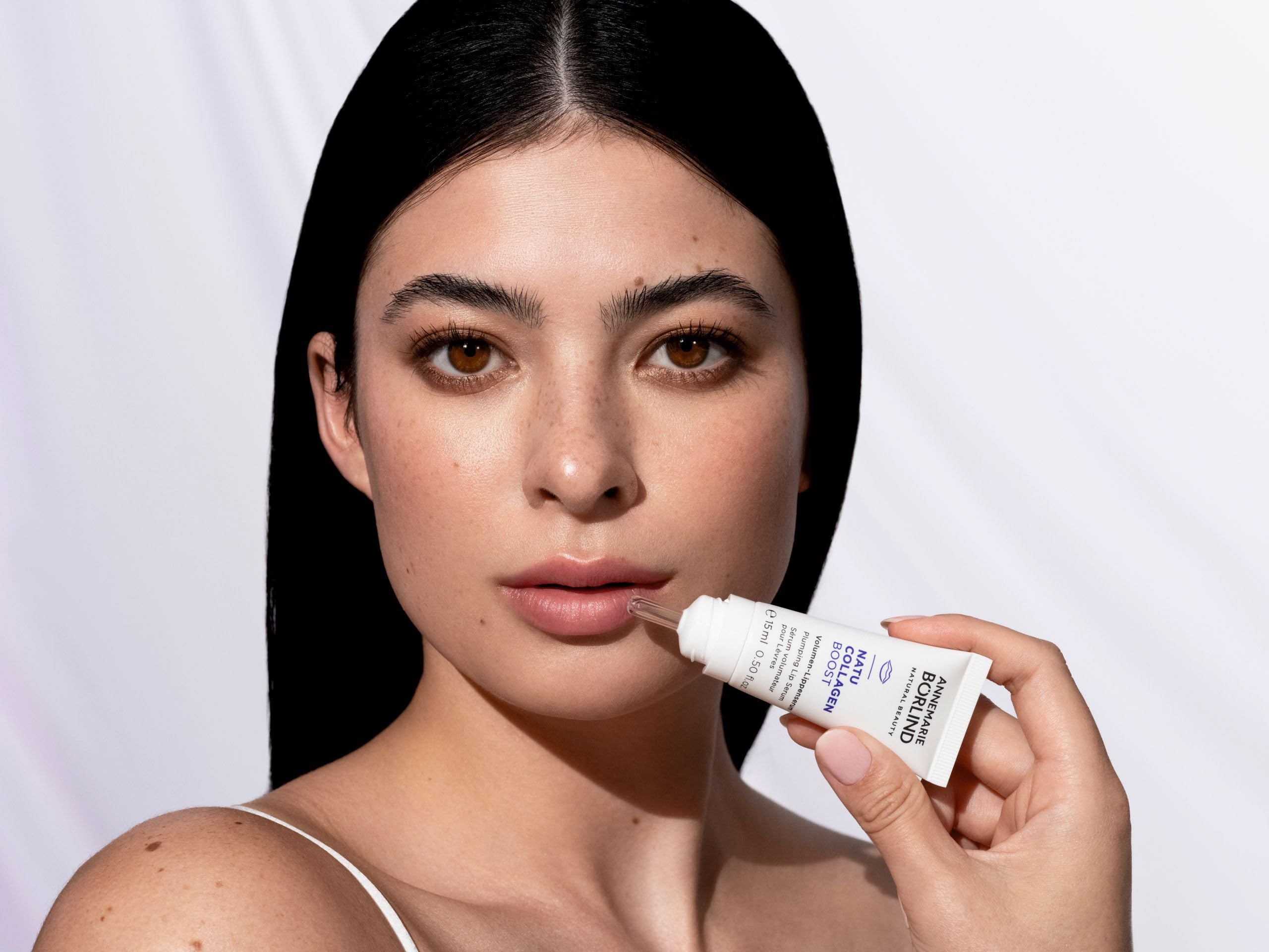 ANNEMARIE BÖRLIND NATUCOLLAGEN BOOST Volumen-Lippenserum (15ml) - Veganes Kollagen Kombiniert Mit Einem Booster Aus Weißer Lupine - Strafft, Spendet Feuchtigkeit und Repariert Spröde Lippen, Vegan