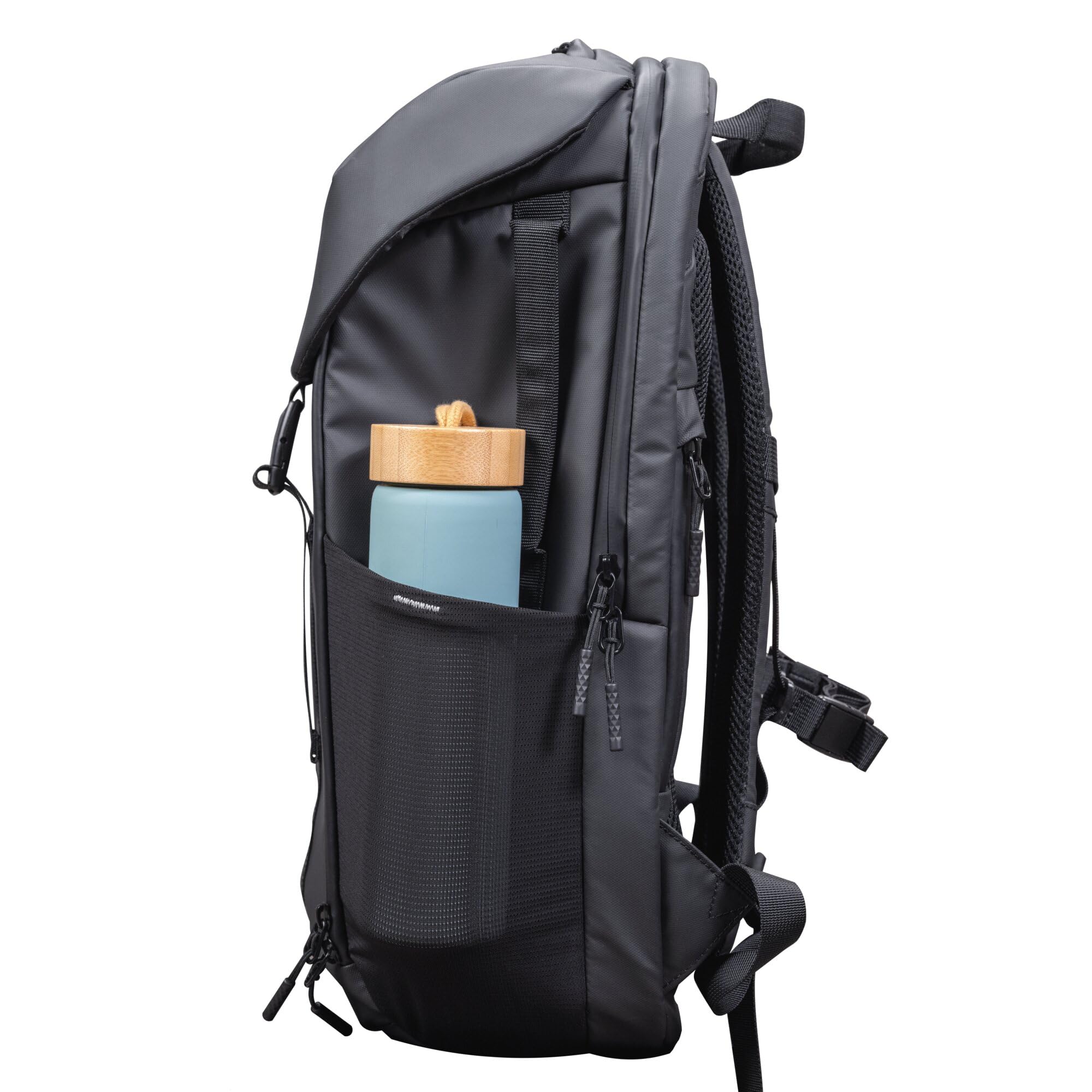 Trust Jersey Mochila Ordenador Portátil 17 Pulgadas 25 Litros, Negro | Resistente al Agua, Backpack de Plástico Reciclado para los Estudios Viajes Trabajo Hombre Mujer