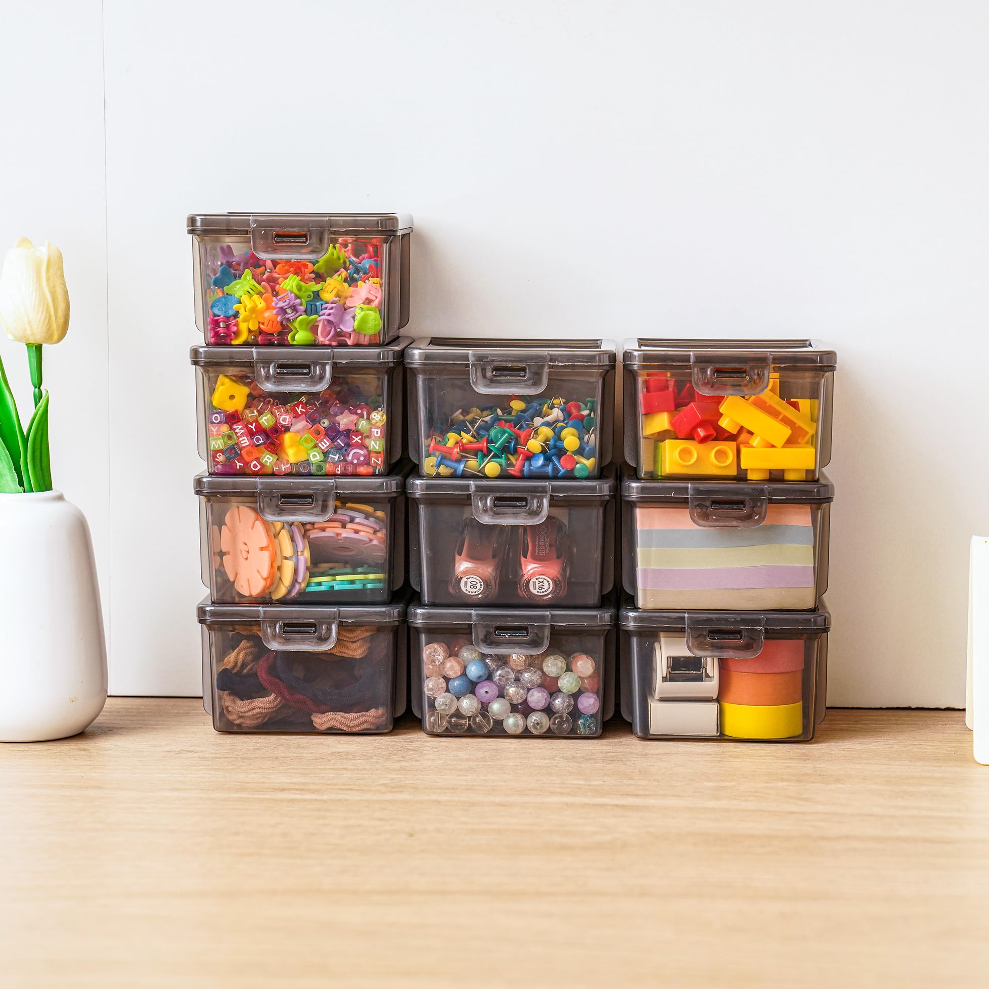 10 sztuk przezroczystych czarnych plastikowych organizerów, pojemnik do przechowywania z zatrzaskową pokrywką na koraliki, długopisy, artykuły artystyczne, biżuterię, naklejki, pudełko na sprzęt