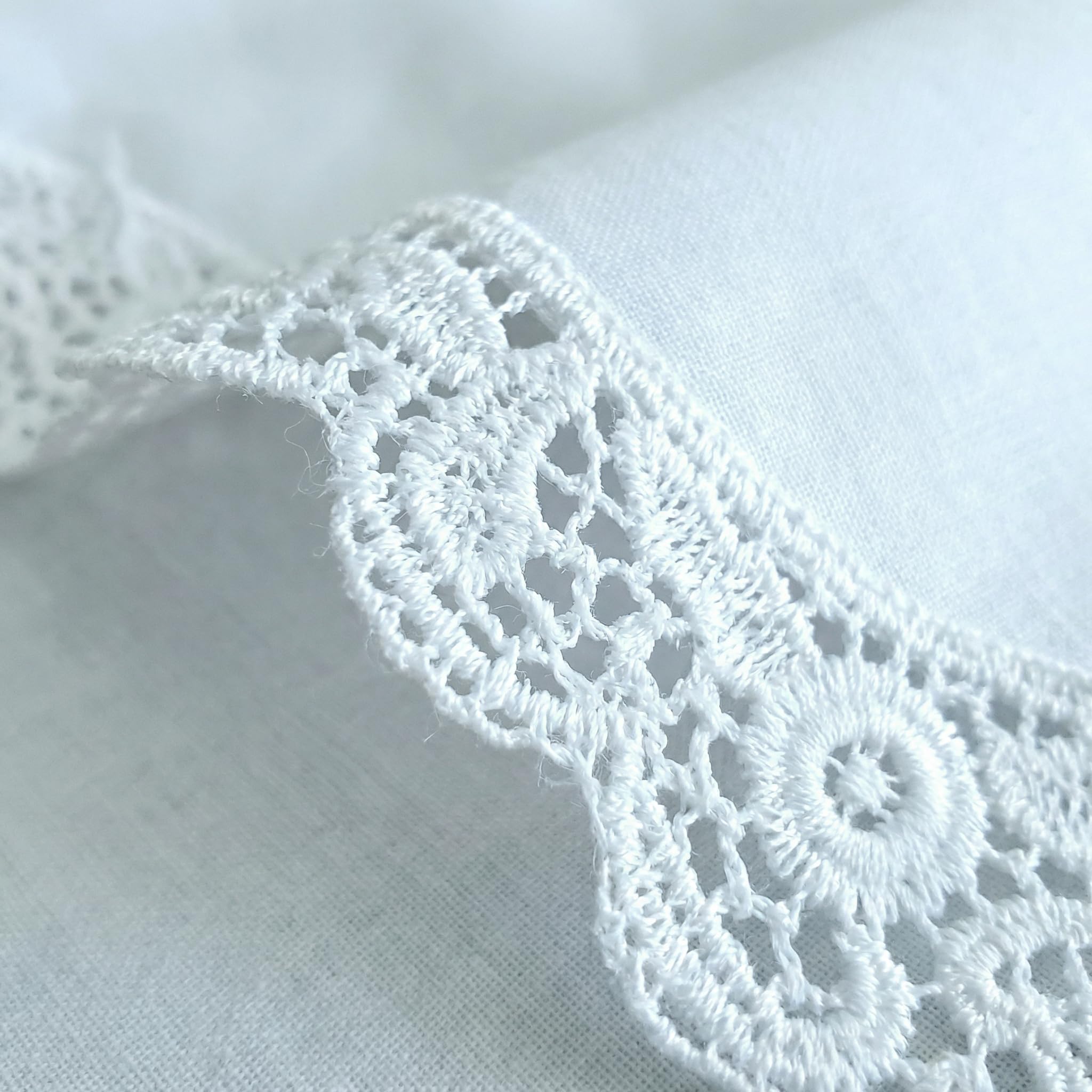 Pañuelo para Bautizo Personalizado con Nombre y Fecha, 35x35cm. | Puntilla en una esquina, Color Blanco, 1 Unidad