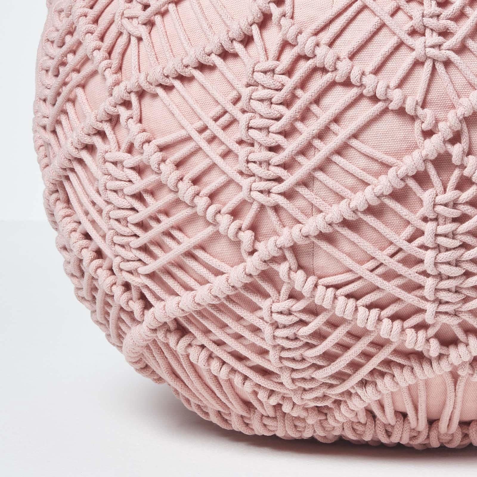 Homescapes Häkel-Pouf, rosa, rundes Bodenkissen 35 x 40 cm in Boho Style, dekorativer Fußhocker in Makramee-Optik, gehäkelter Puff aus 100% Baumwolle, Häkelpuff/Strickhocker, Hellrosa