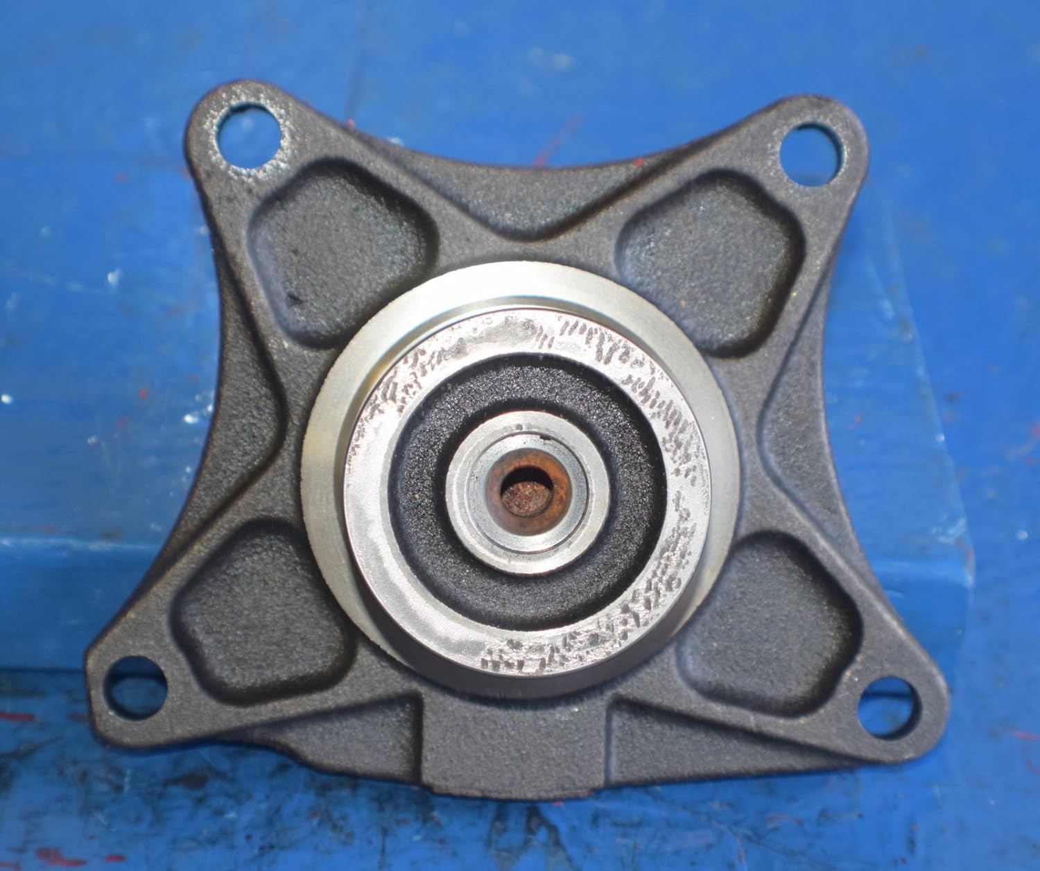 DETROIT DIESEL SERIES 60 BULL GEAR SPINDLE FREIGHTLINER NO