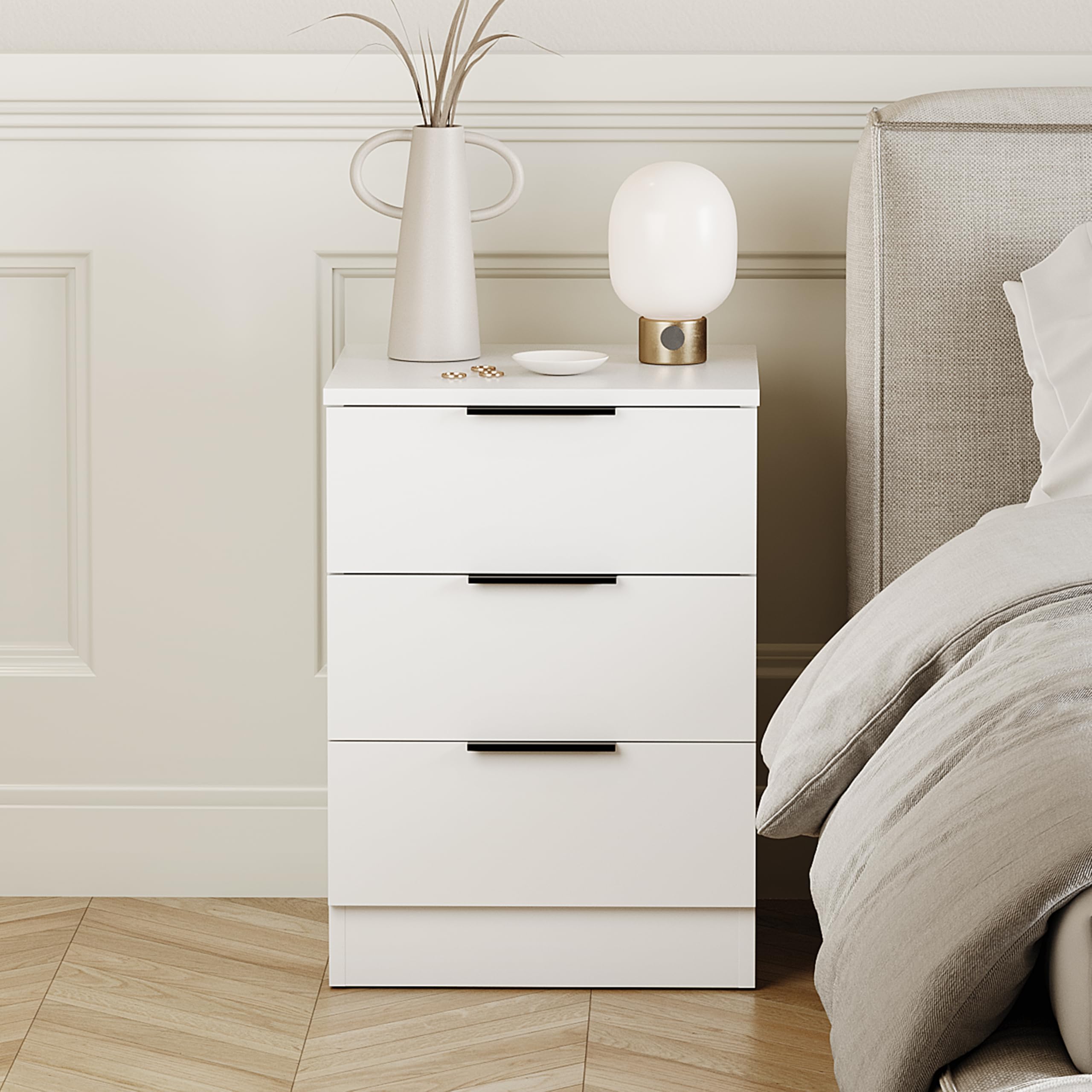 Vida Designs Trega - Comodino a 3 cassetti, compatto, salvaspazio, 50 x 39 x 28 cm, in legno ingegnerizzato, cassetti scorrevoli, maniglie nere moderne, ideale per camera da letto e camera degli