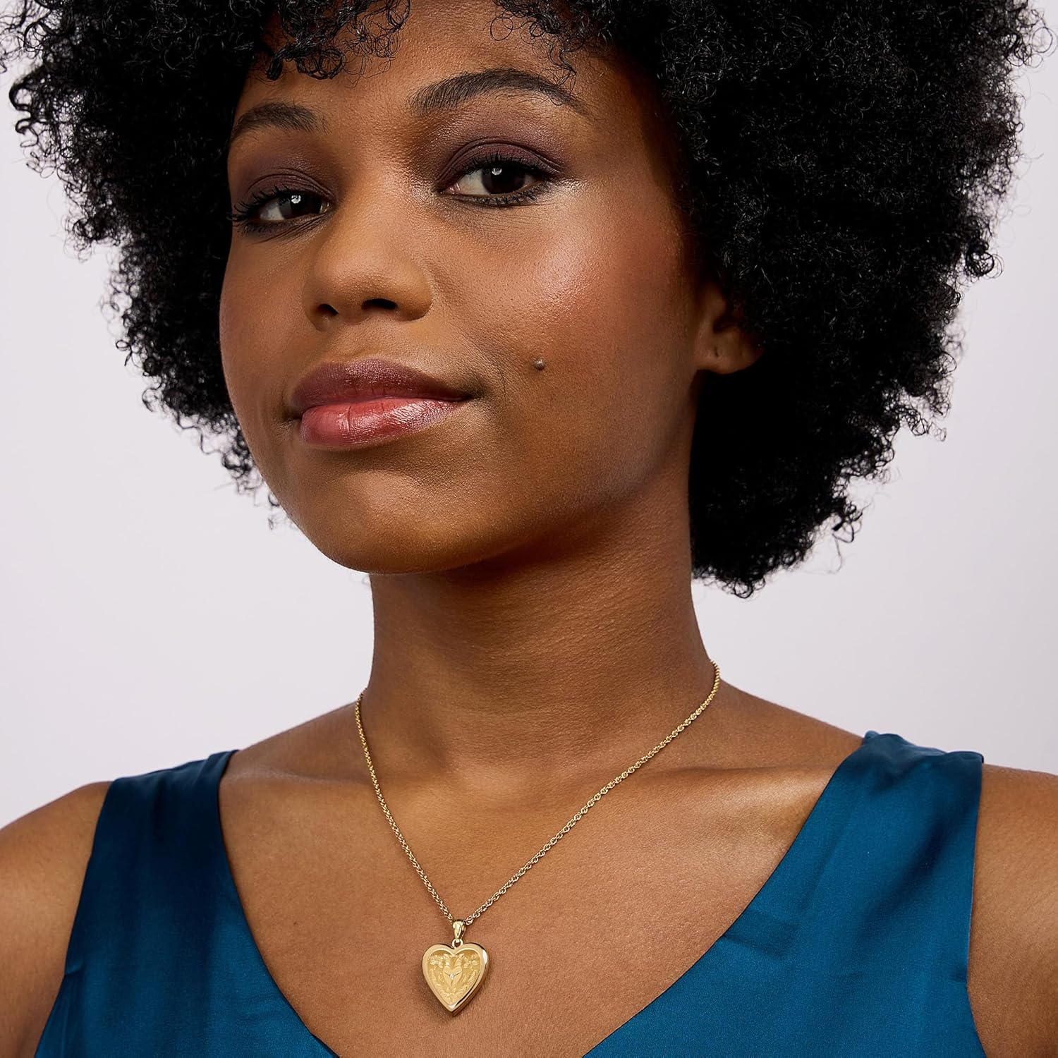 PicturesOnGold.com 14K Gold Filled Floral Heart Photo Locket with Diamond - 3/4 inch x 3/4 inch - Includes 18 inch Chain - Image 4