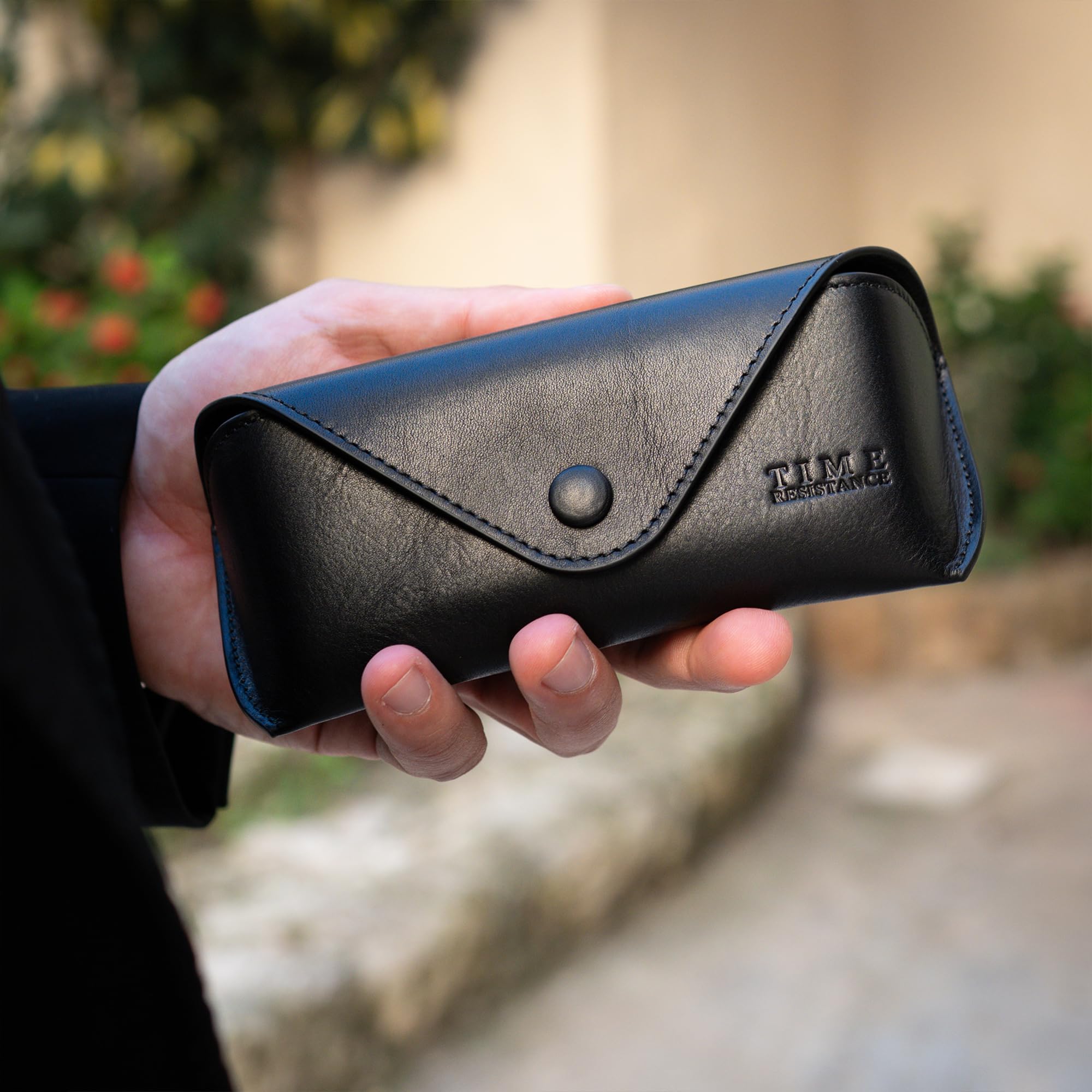 Time Resistance Estuche para Gafas de Cuero – Funda Rígida de Cuero para Gafas – Estuche para Gafas de Sol Hecho a Mano en Italia