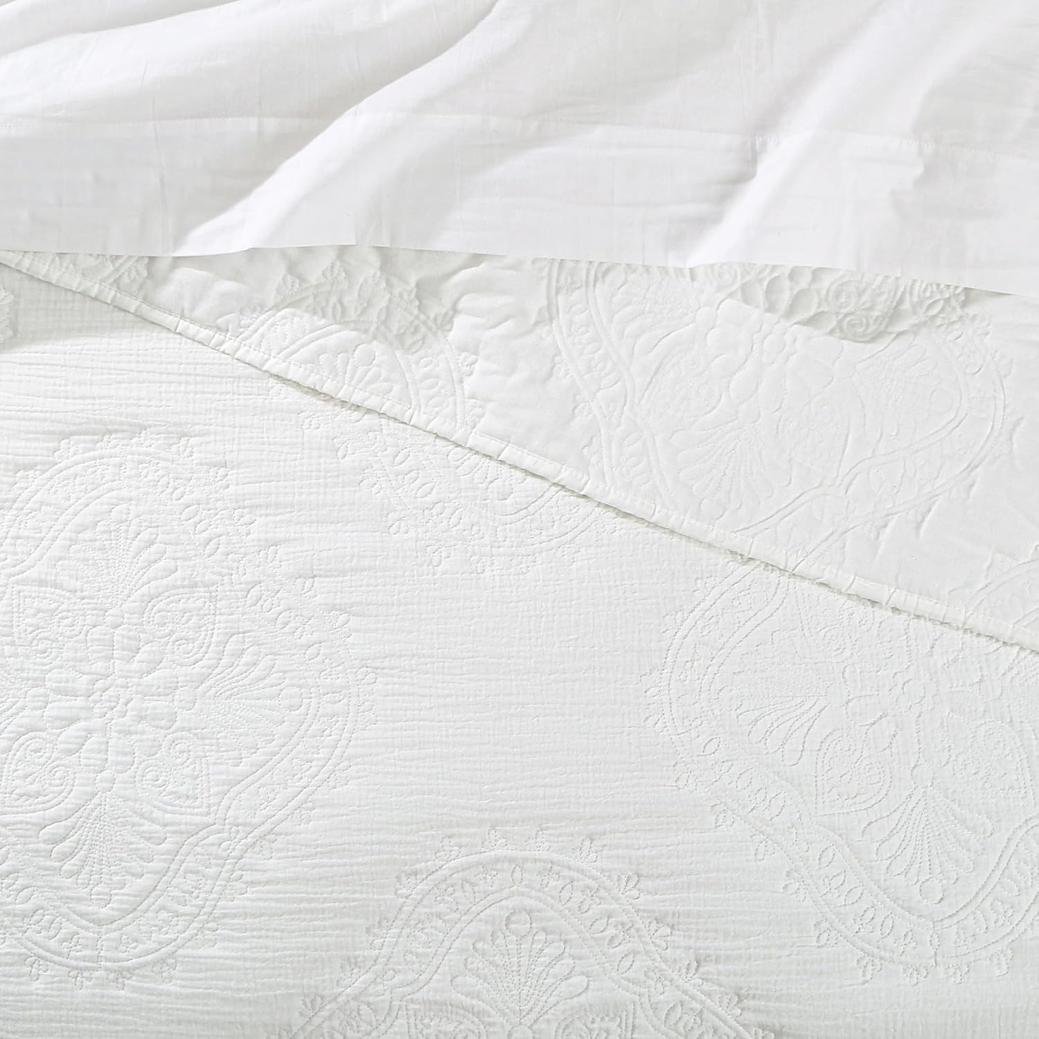 Levtex Home - Muslin Stitch Quilt Set - Full/Queen Quilt and Two Standard Shams - Stitched Medallion - White - Quilt (88x92in.) and Shams (20x26in.) - Reversible - Cotton