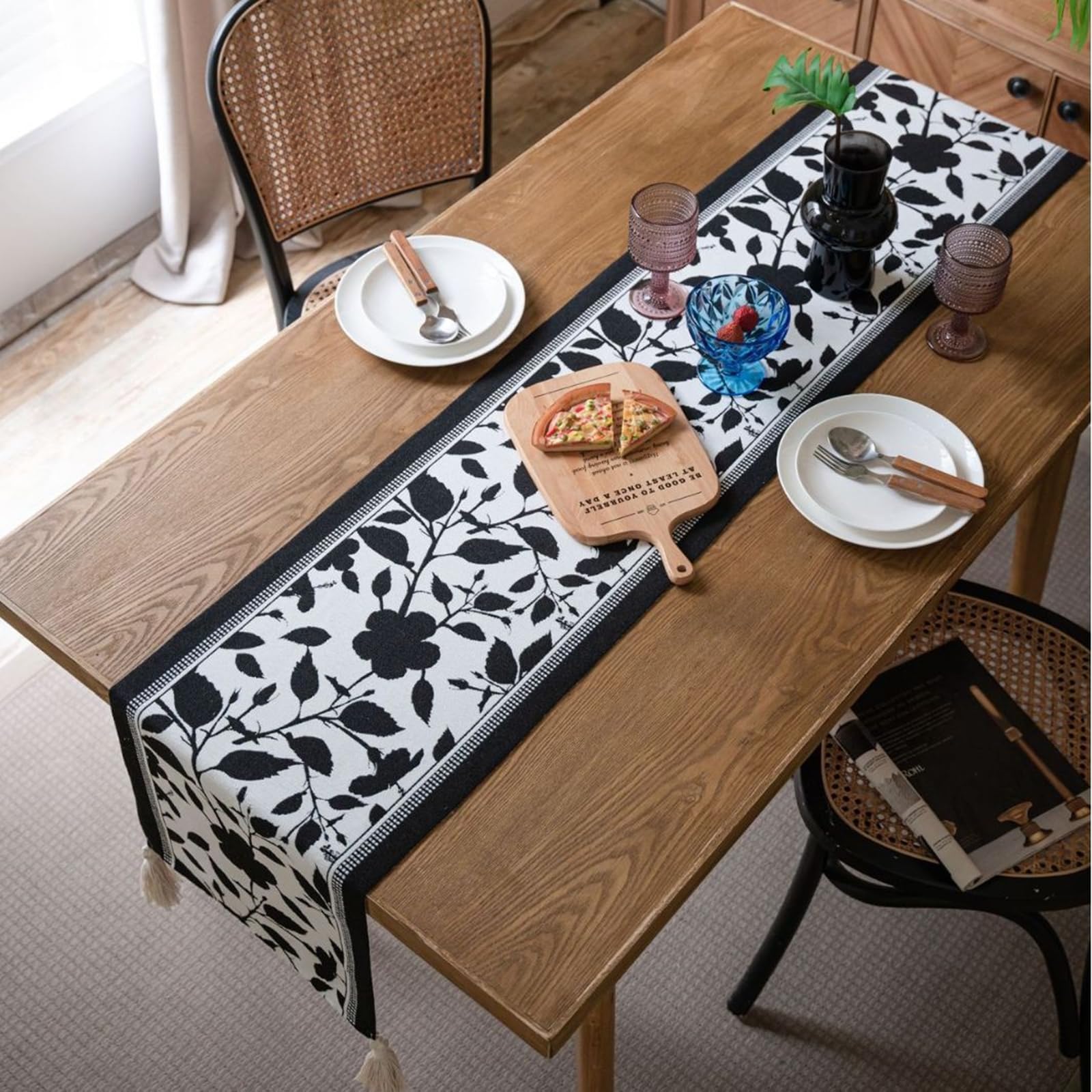 Schwarz Tischläufer Polyester, Dekostoff Tischläufer Abwaschbar Tischband Jacquard Blumen Blätter Muster mit Quasten Tischdecke für Küche Esszimmer Hotels Dekor, 35x200 cm, Schwarz