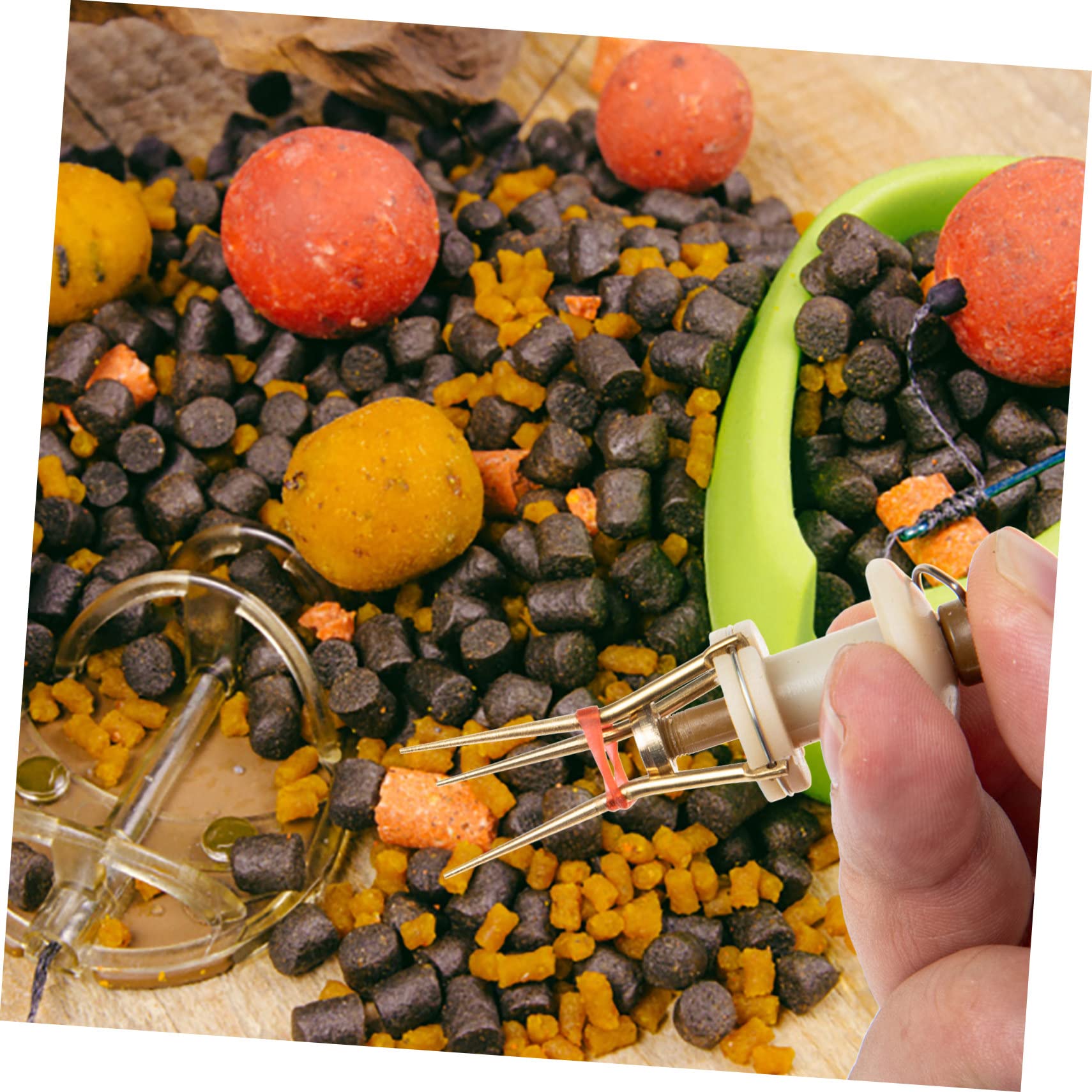 NULYLU Professional Baits Clips Set for Fishing Clip Resistant Lures Clip Red Worm Clip 3pcs Pack Random Color