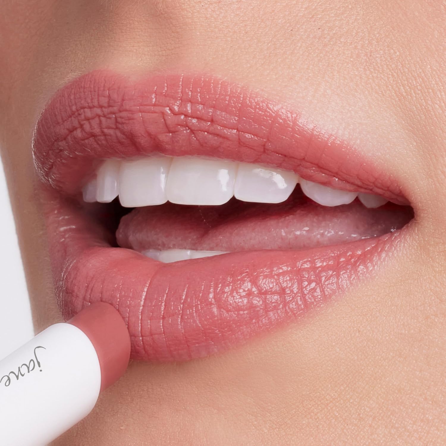 jane iredale ColorLuxe Hydrating Cream Lipstick, Creamy, Highly Pigmented Lip Color Delivers Weightless Moisture and Bold Payoff, Satin Finish, Vegan - Image 2