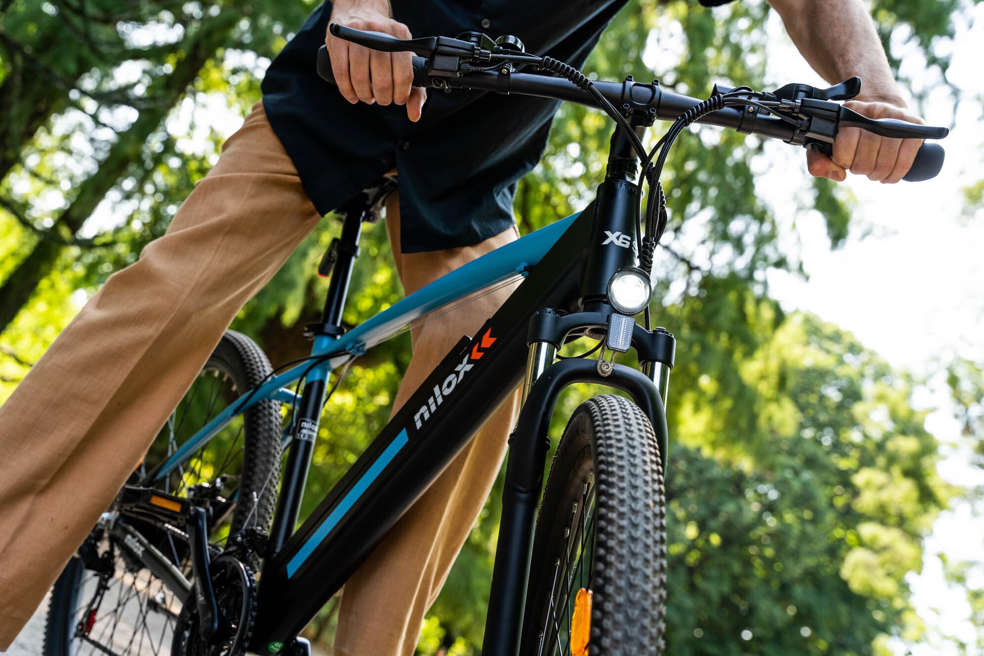 Nilox, E-Bike X6 SE, Mountain Bike con Pedalata Assistita, 90 km Autonomia, Freni a Disco Tektro, Cambio Shimano da 21 Velocità, Ruote 27.5” x 2.10”, Batteria Removibile da 36 V 13 Ah