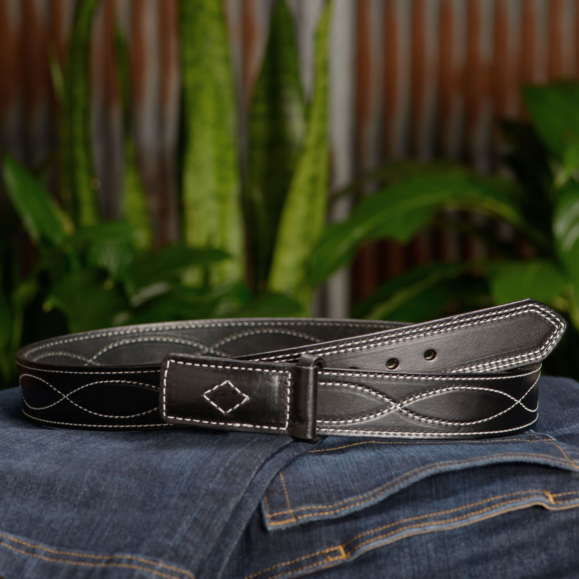 Bullhide Belts Mens Buckleless Leather Belt for Work, Casual, Dress, 1.50