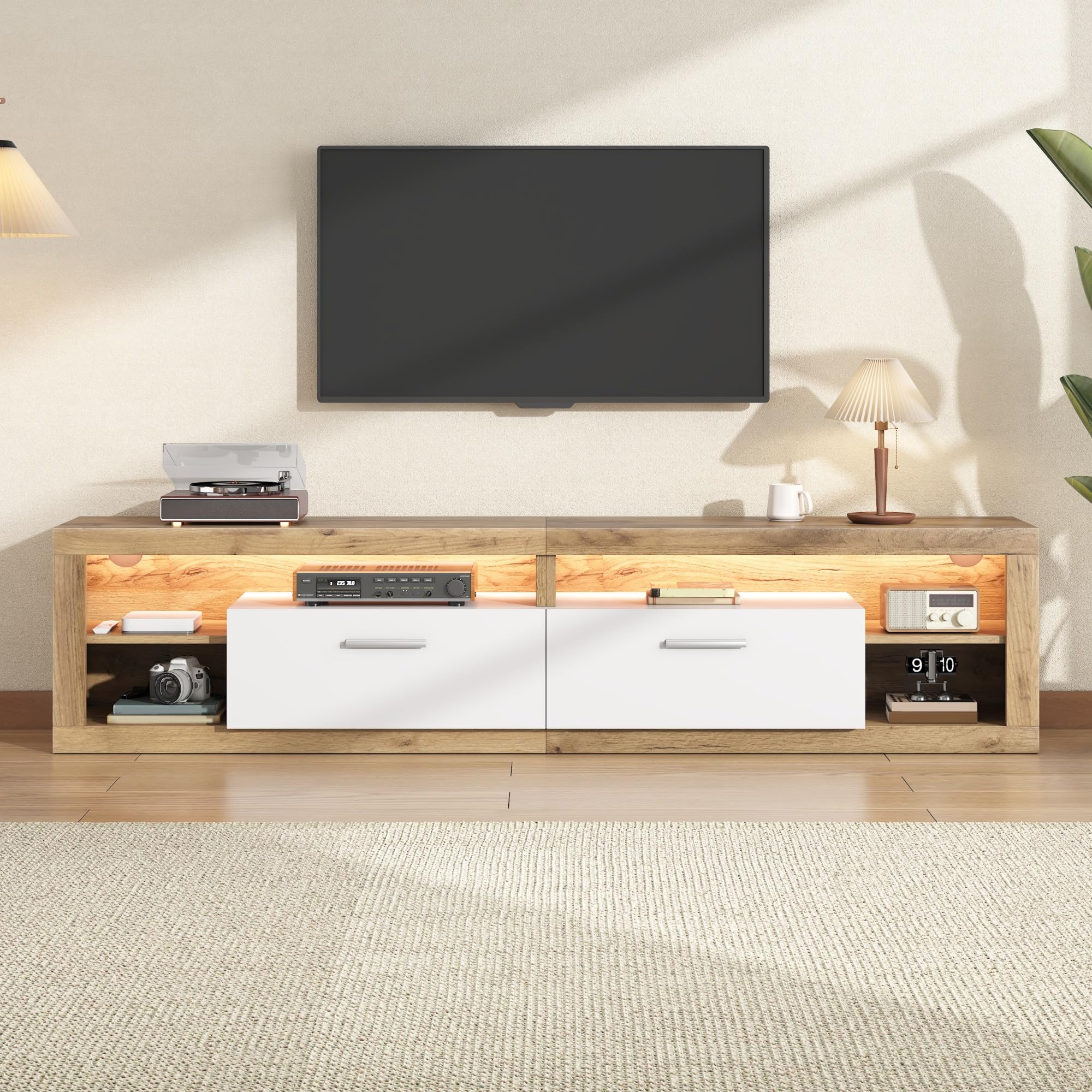 Meuble TV 180 cm, Meuble Tele avec LED Connectée (APP), 2 Tiroirs, 4 Étagères Ouvertes, pour TV 75 Pouces, Bois Clair et Blanc, 180x35.5x50 cm
