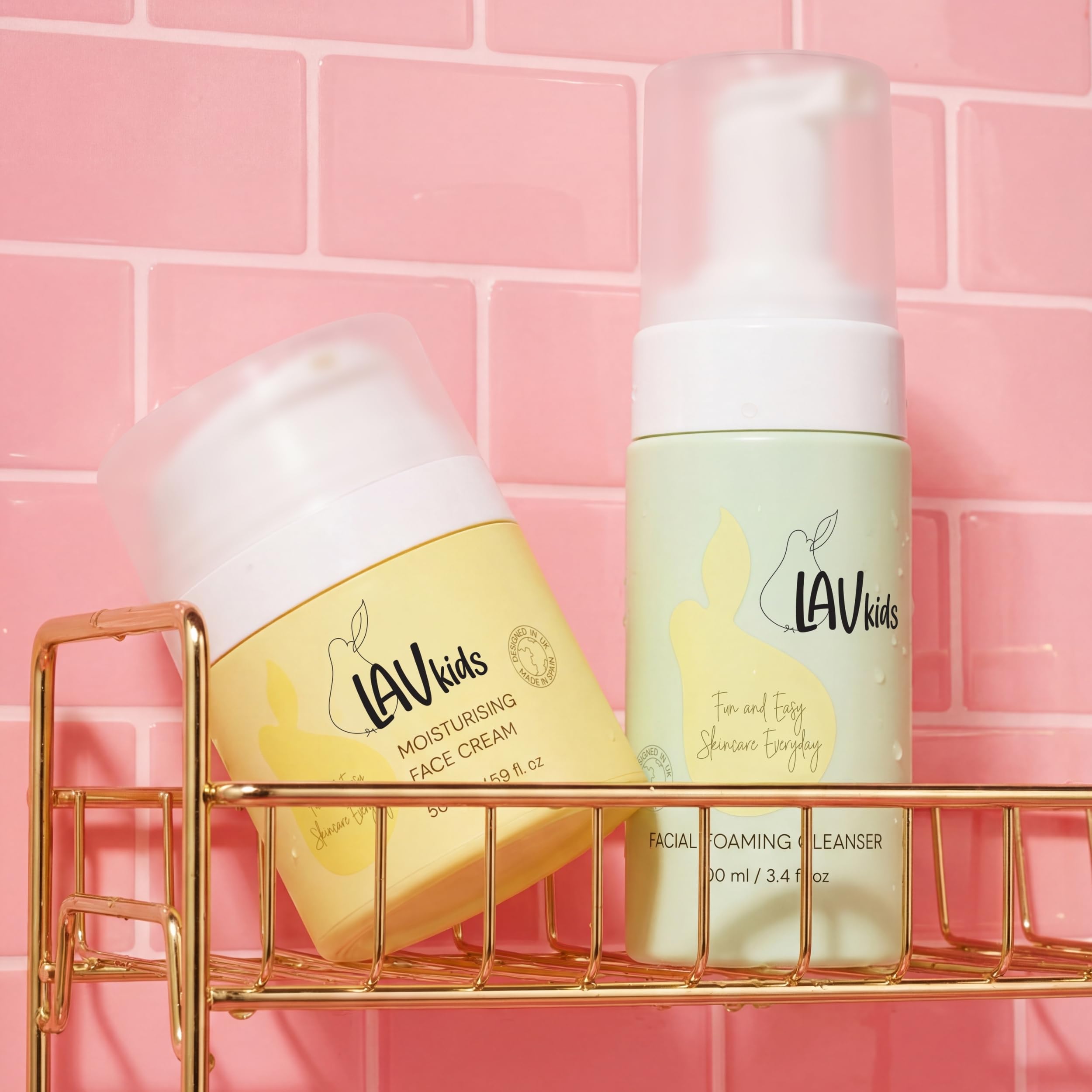 LAV KIDS 3-częściowy zestaw do pielęgnacji skóry dla dzieci, pianka do czyszczenia 100 ml, krem do twarzy 50 ml, ochrona przed słońcem LSF 50 50 ml, z opaską na włosy i workiem siatkowym (nawilżający)