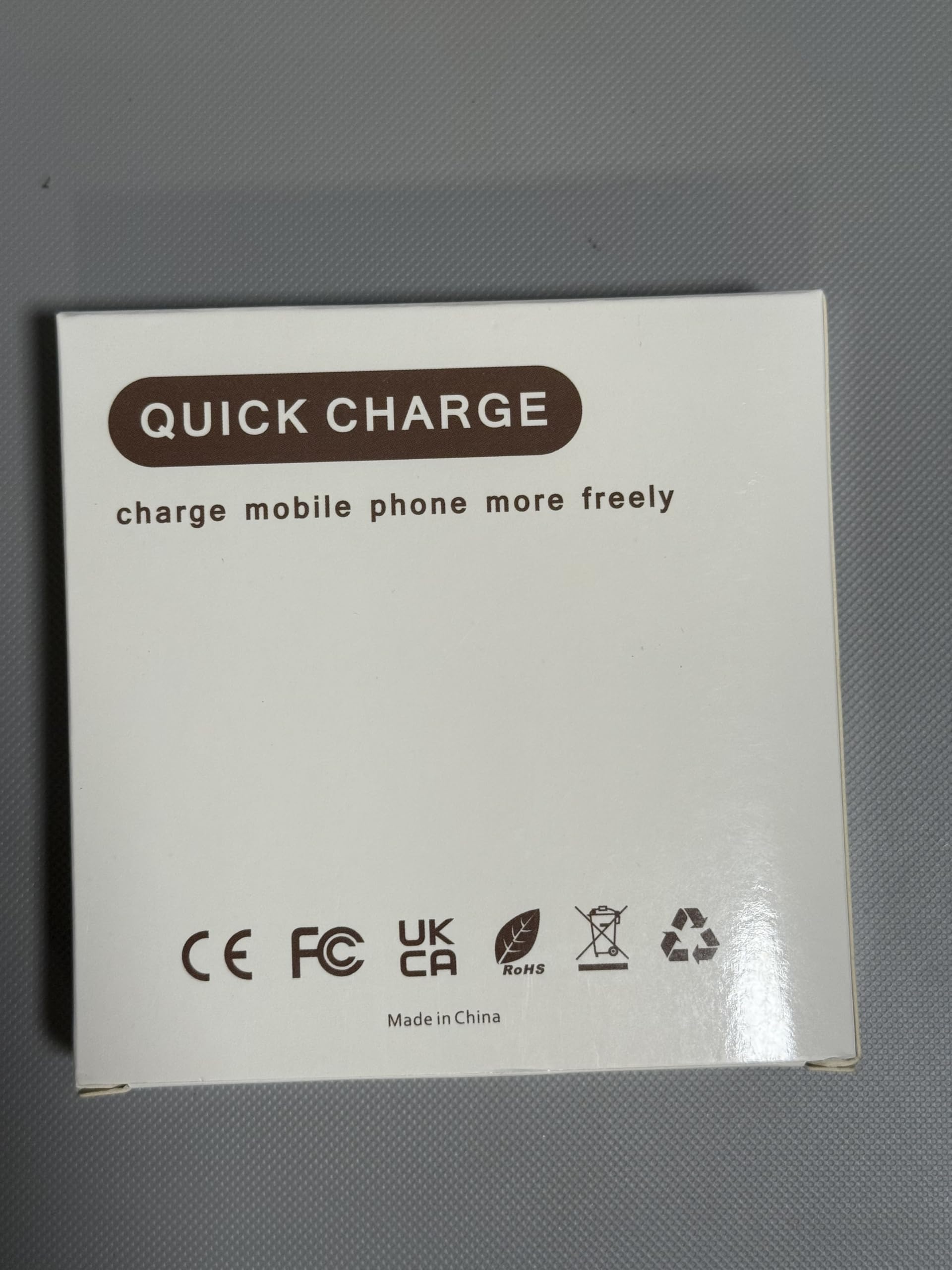 Pad di ricarica wireless ultra sottile da 30 W, profilo sottile, tecnologia di ricarica rapida