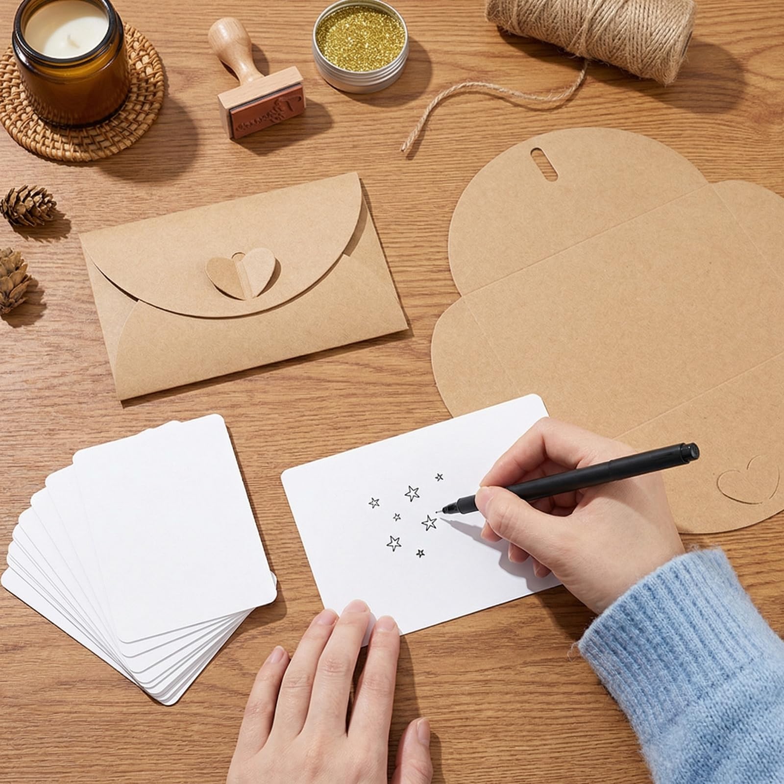 Buste Kraft Mini Con Chiusura Cuore e Cartoncini Bianchi Vintage Per Biglietti Regalo Feste Natale Compleanno