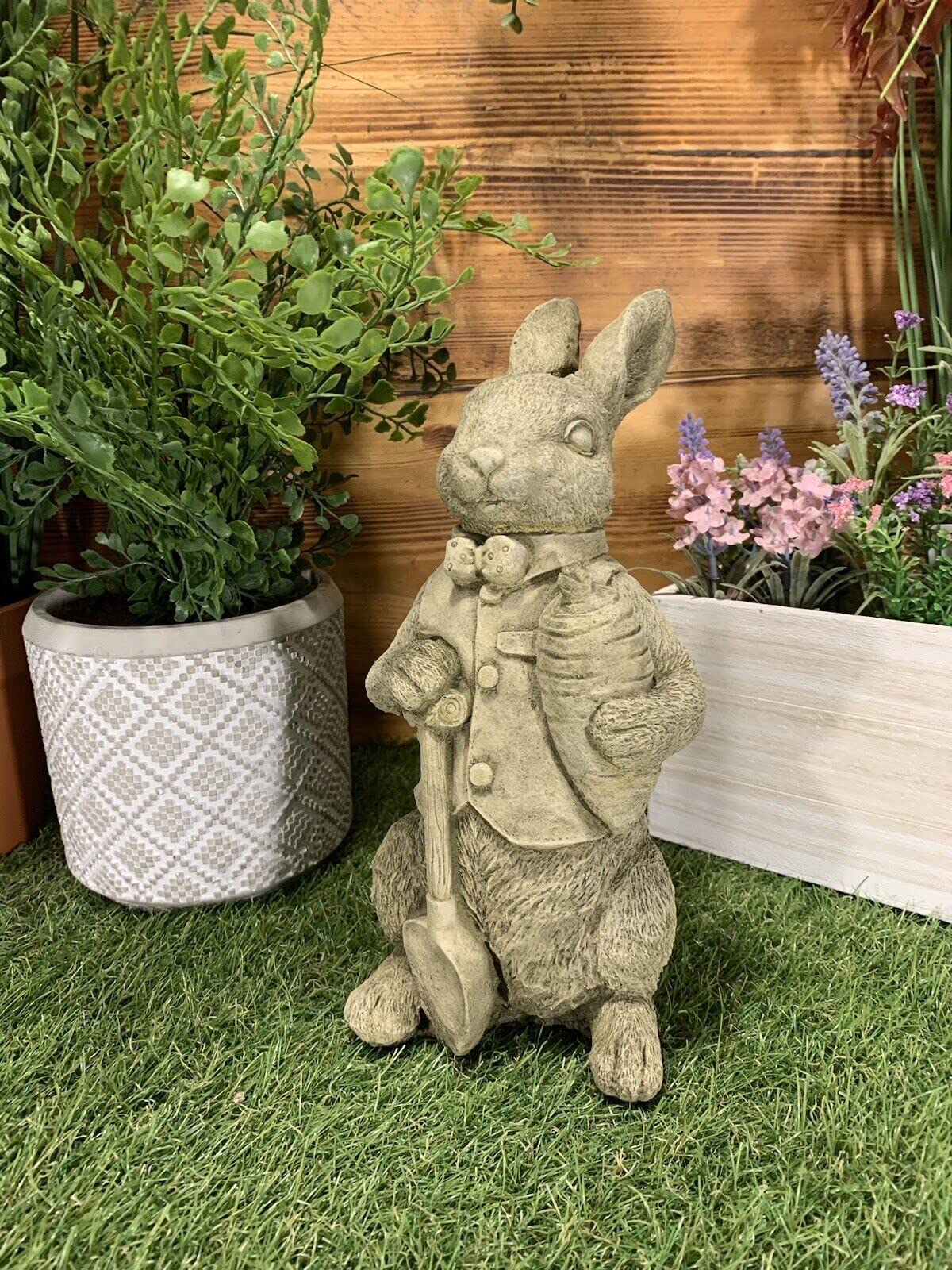 STONE GARDEN WIND IN THE WILLOWS ‘RABBIT WITH SPADE’ CONCRETE STATUE ORNAMENT