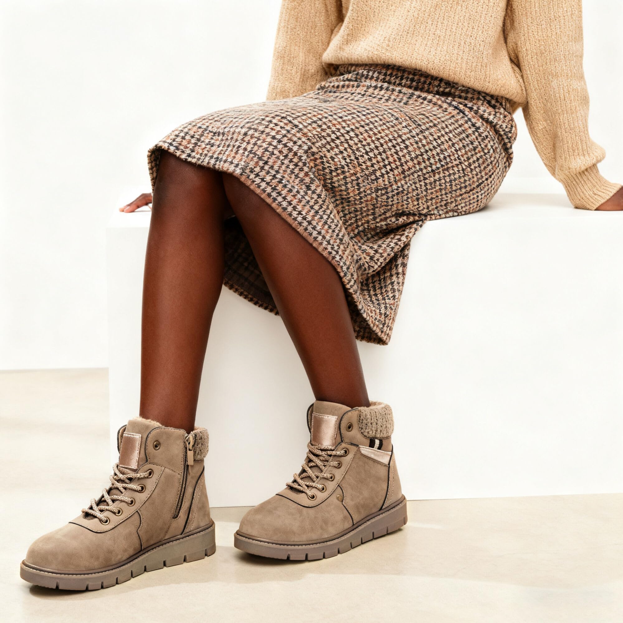 GLAMORA Botines de Invierno para Mujer, Botas de Nieve con Pelo, Cómodas y Antideslizantes, Cremallera Lateral y Cordones
