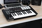 M-Audio Oxygen 25 IV | 25-Key USB/MIDI Contrôleur de clavier avec clés et tampons sensibles à la vélocité, Plus ProTools | D'abord et Ableton Live Lite