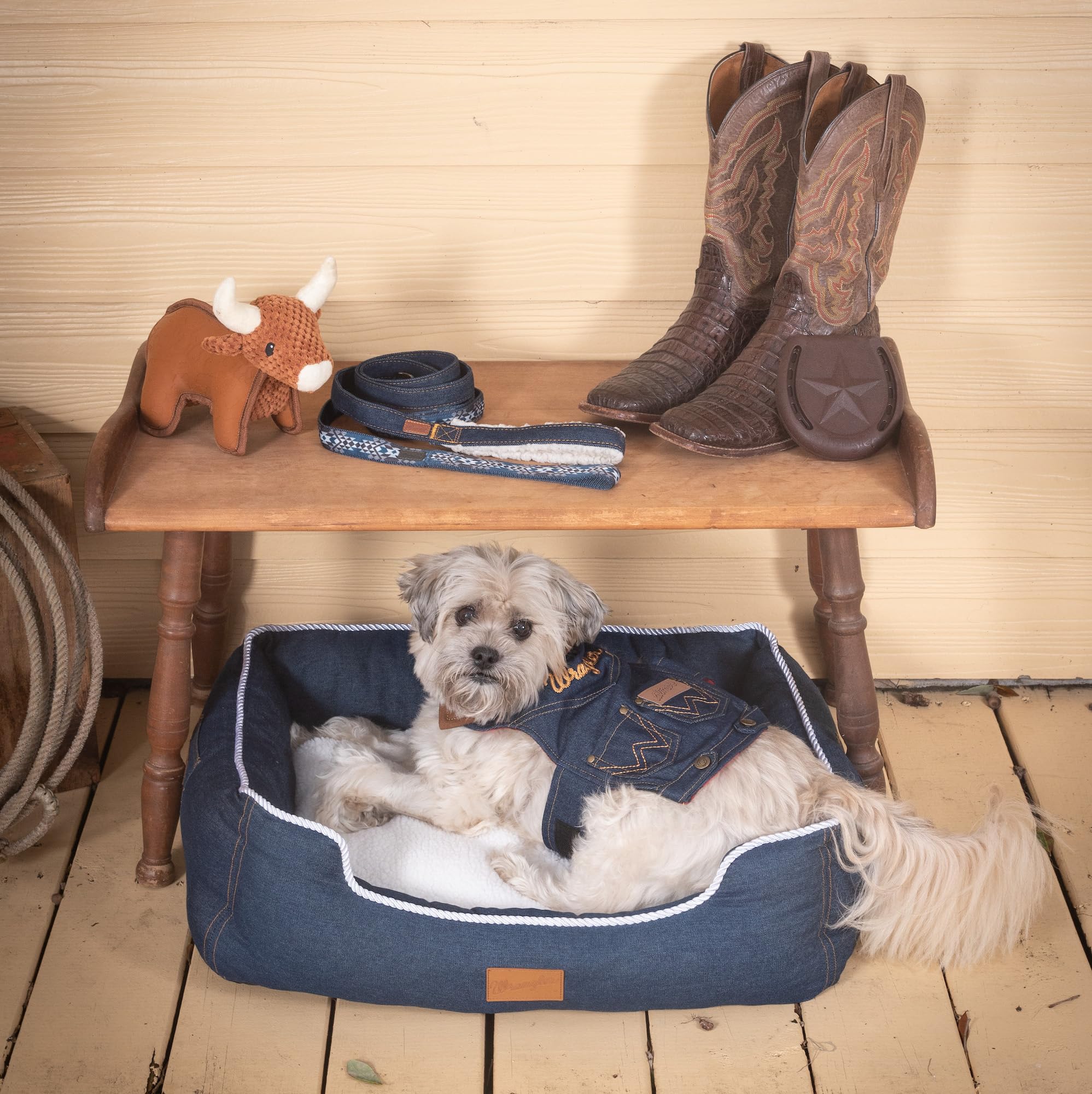 Wrangler Pettorina per cani in denim, traspirante, con fodera in rete, lavabile in lavatrice, per una facile pulizia, strato sopra il maglione del cane (lavaggio leggero, XS)