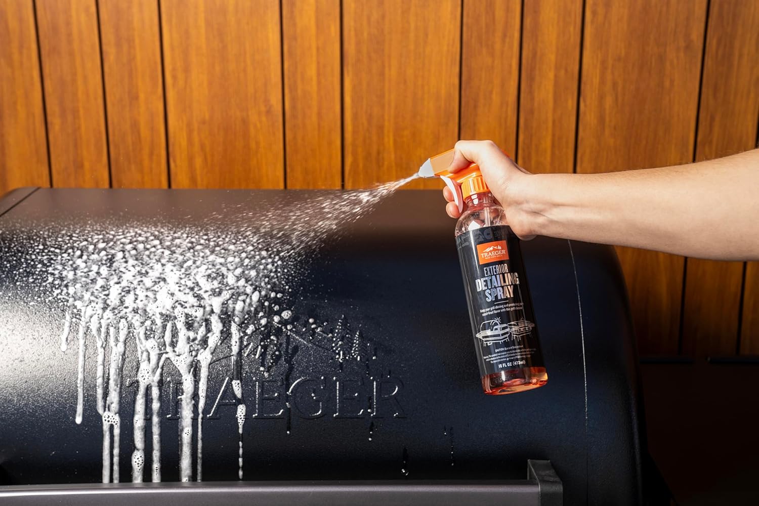 Traeger Grills Deep Cleaning Kit - Exterior Detailing Spray (16oz), Foaming Degreaser (16oz), Grill Scraper & Pad, Microfiber Towels, Nitrile Gloves - Tools for cleaning Grill, Smoker, Oven, Griddle