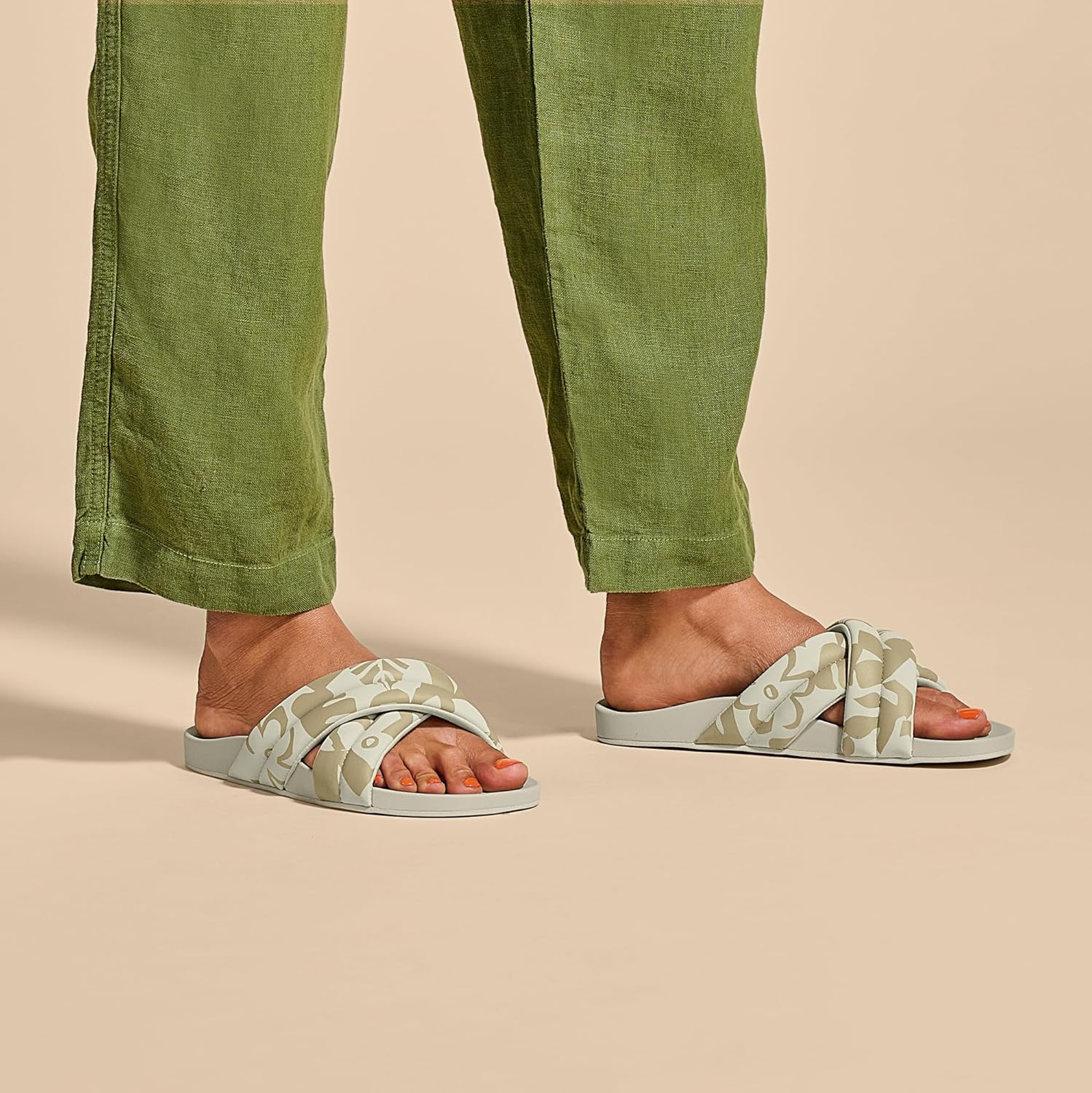 OLUKAI Hila Women's Beach Sandal, Water-Friendly Flip-Flop Slides, All-Day Wear & Ultra-Soft Comfort Fit - Image 2