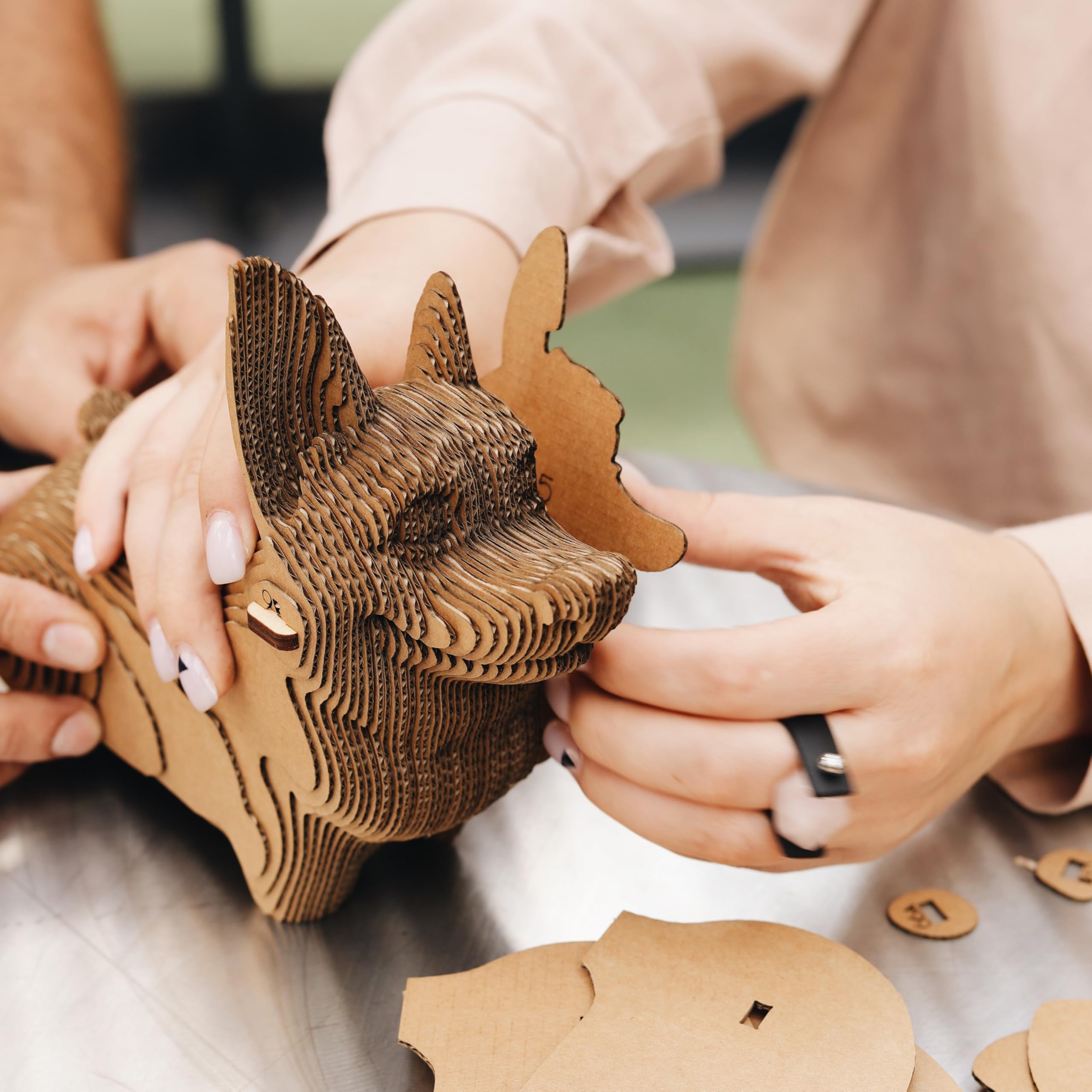 Chien Corgi Puzzle 3D en Carton – Maquette à Monter | 70 Pièces, 21 × 18 × 9 cm – Kit Sculpture DIY à Peindre, Matériaux Recyclés, Ados & Adultes, Idée Cadeau Déco