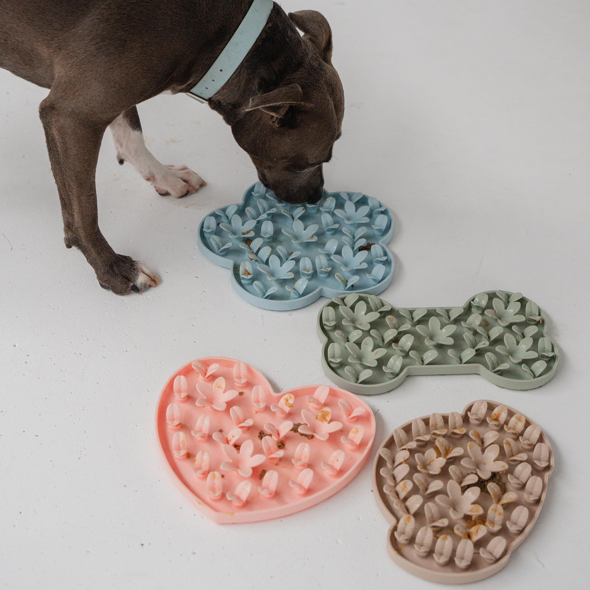 Dexypaws: Tapis à renifler d'enrichissement : Fleur Bleu Ciel – Tapis d'alimentation texturé pour Chien, Silicone de qualité Alimentaire, tartinade de Nourriture et friandises, apaisant pour Les