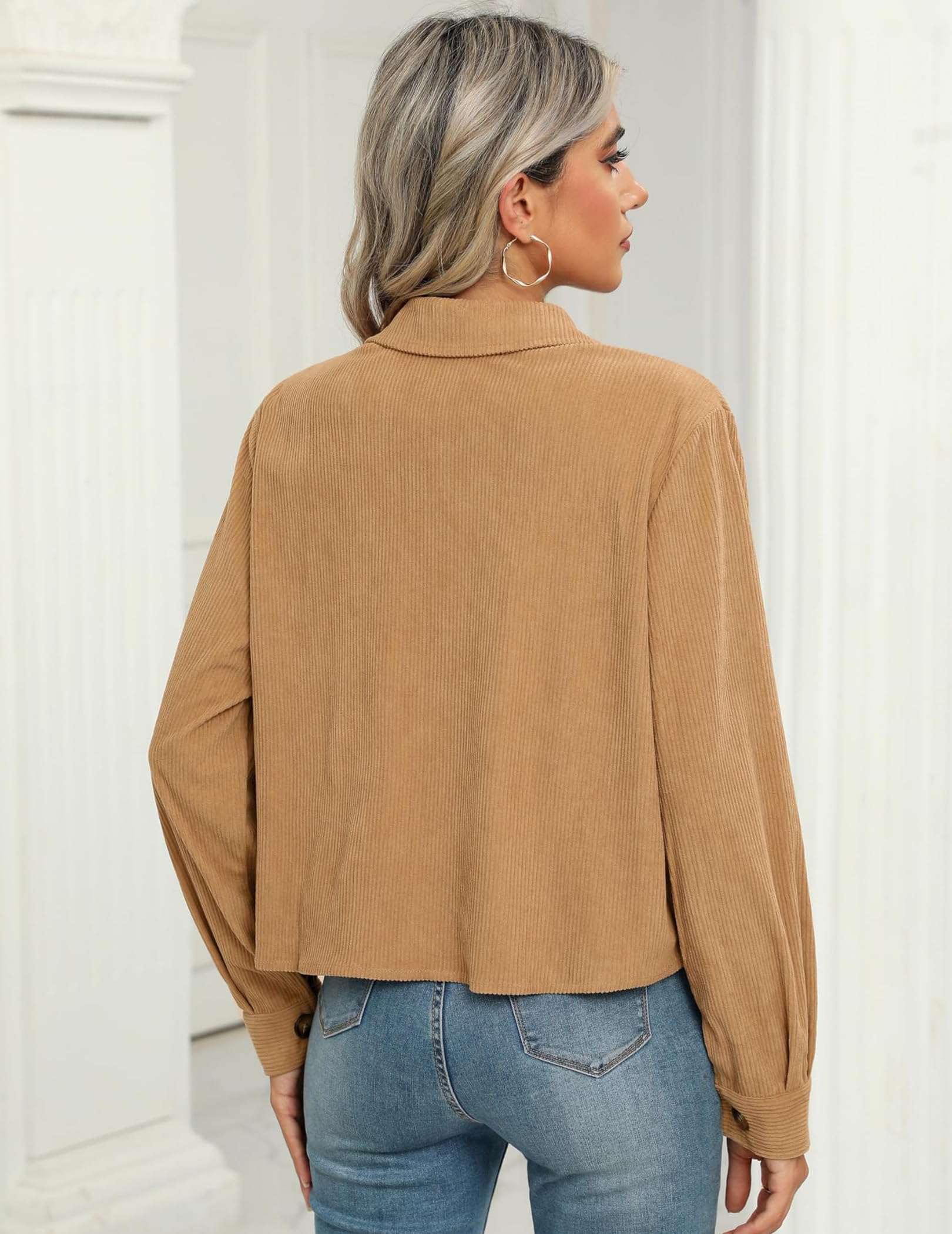 Veste Femme Velours Côtelé Mi-Saison Chemise-Veste Boutonné à Revers Manches Longues Blouson Court Poches Automne Printemps Surchemise Chic Décontractée Coupe Légère Confortable Quotidien