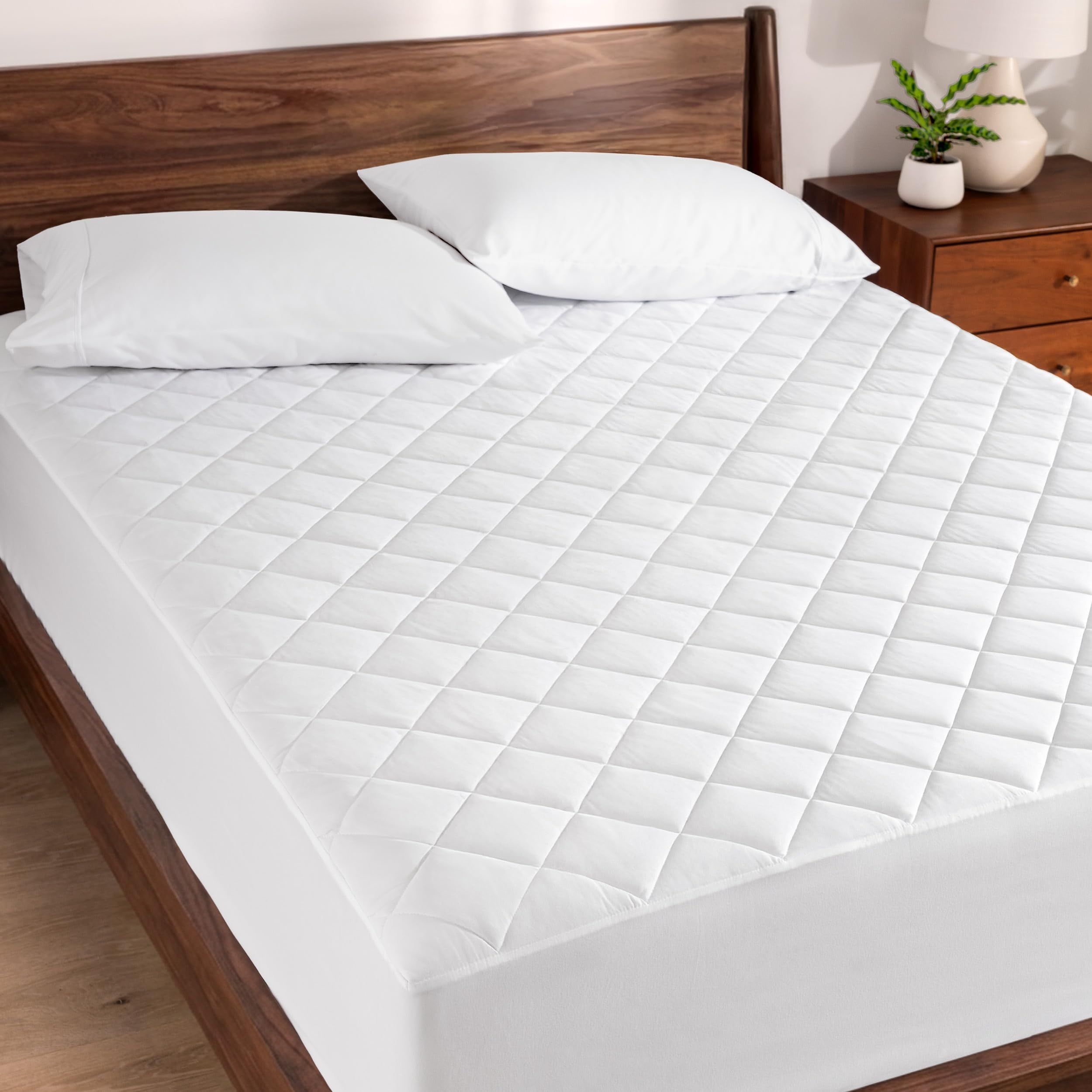 Bare Home Quilted Fitted Mattress Pad (Full) - Cooling Mattress Cover - Easily Washable - Elastic Fitted Cover for Mattress - Stretch-to-Fit up to 15 Inches Deep (Full)