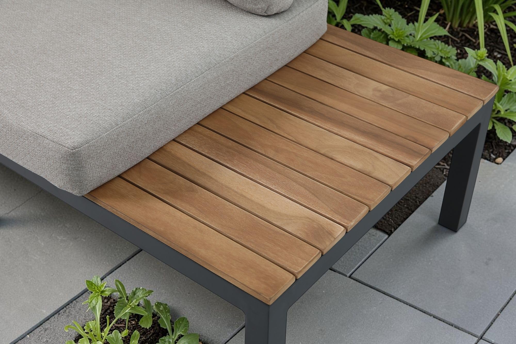 ALEOS. Gartenlounge wetterfest bis 7 Personen Lounge Aluminium Teakholz mit Bank OUTDOOR Polster Kissen Olefin BRASILIA Loungeecke Loungegarnitur Sitzgruppe Sofagarnitur Esstischlounge anthrazit beige