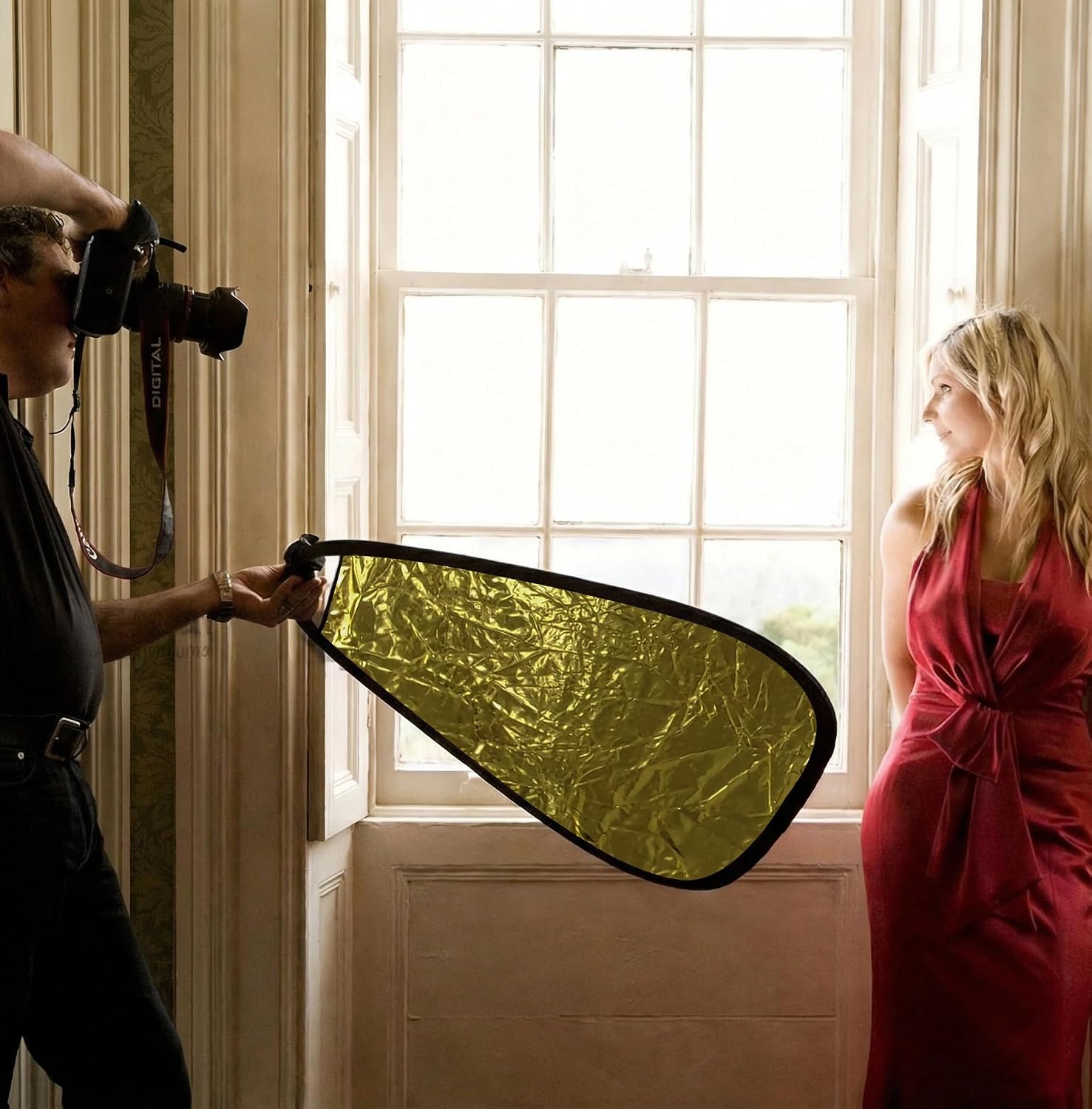 32Inch 5-in-1 Triangle Photography Reflector with Handle, Collapsible Light Reflector and Diffuser for Product Photography,Live Streamers, Portrait Shooting